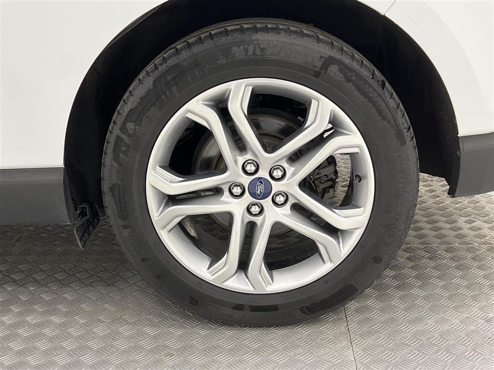 Ford Edge 2.0 TDCi 210hk D-Värm Navi B-Kam Keyless Draginteriör
