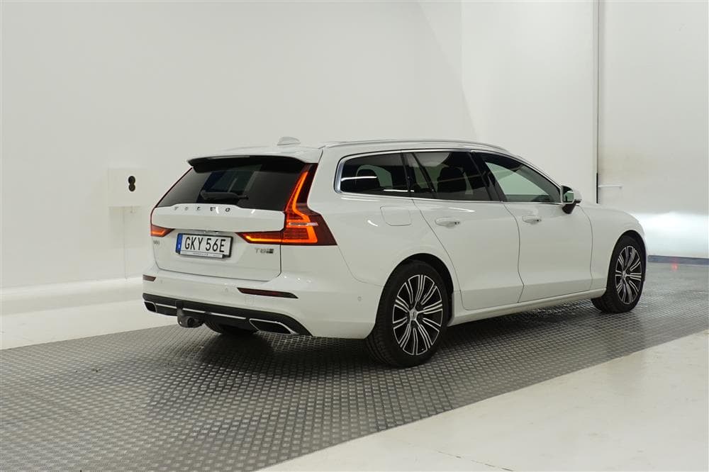 Volvo V60 T8 AWD TwEn 392hk Inscription H/K Pano Drag Nyservexteriör