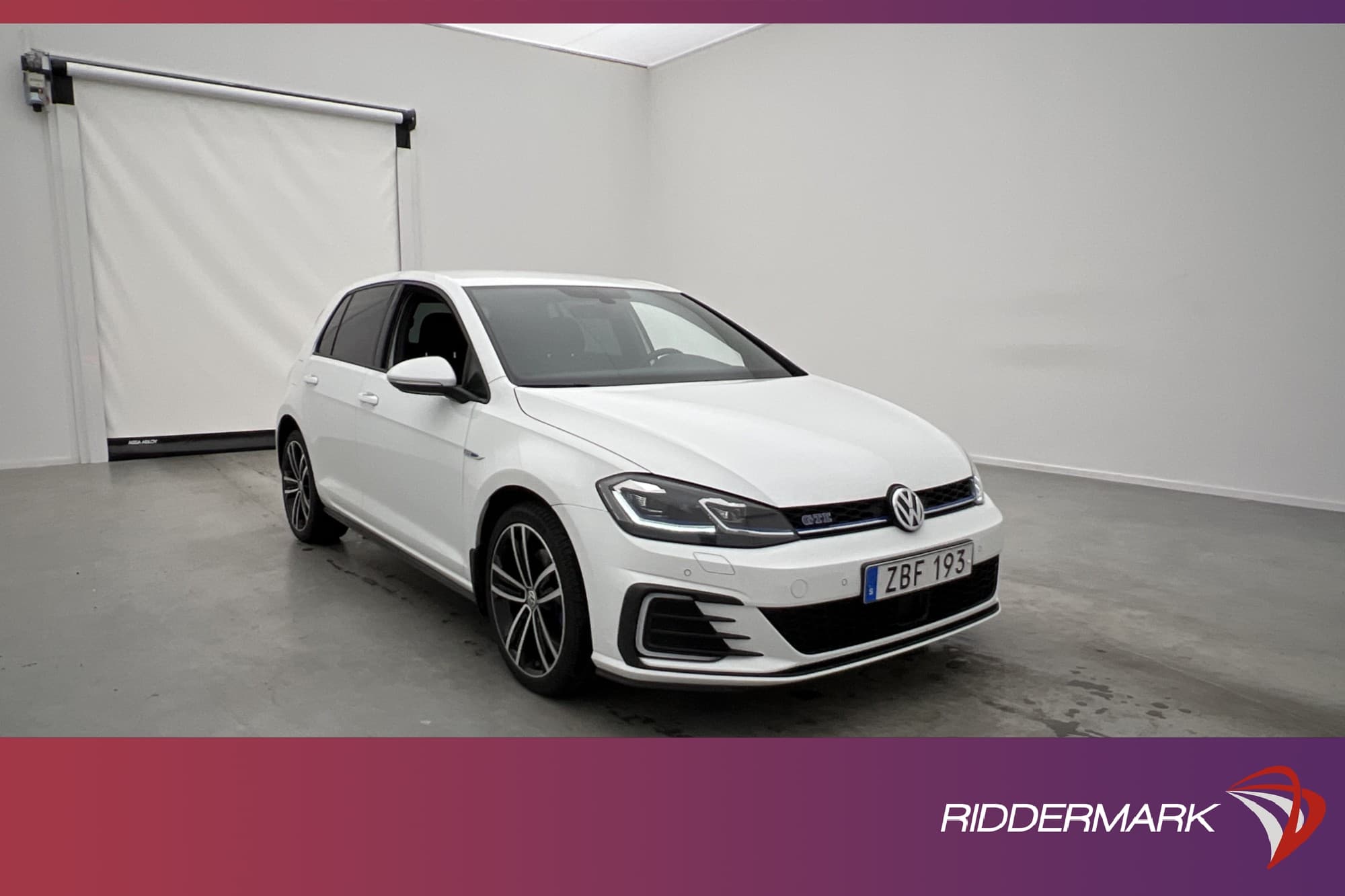 Volkswagen Golf GTE 204hk