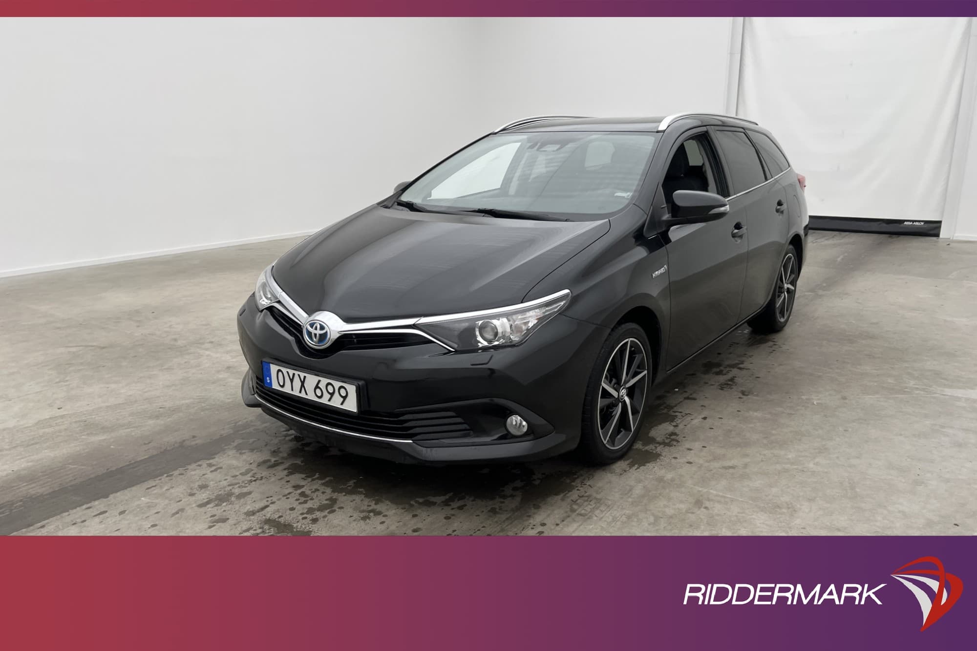 Toyota Auris Touring Sports Hybrid 136hk