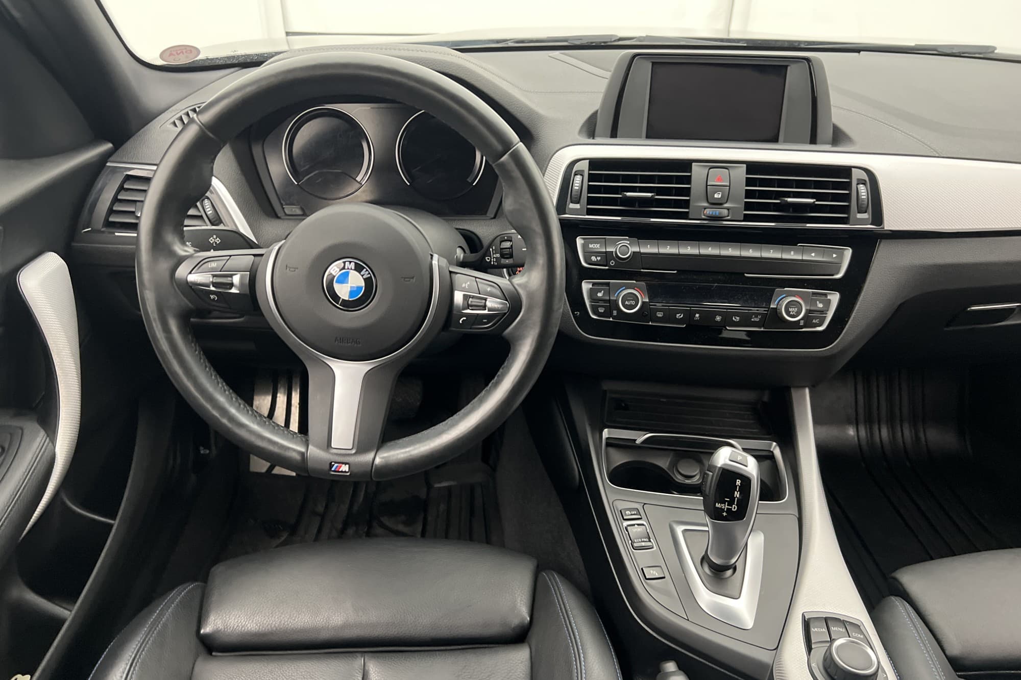 BMW 118i 136hk M Sport HiFi Skinn Sensorer Keyless Rattvärme