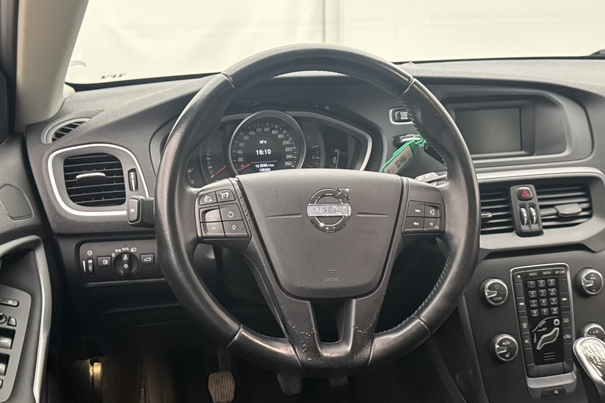 Volvo V40 D2 115hk Kinetic Värmare Farthållare Kamrem-Bytt