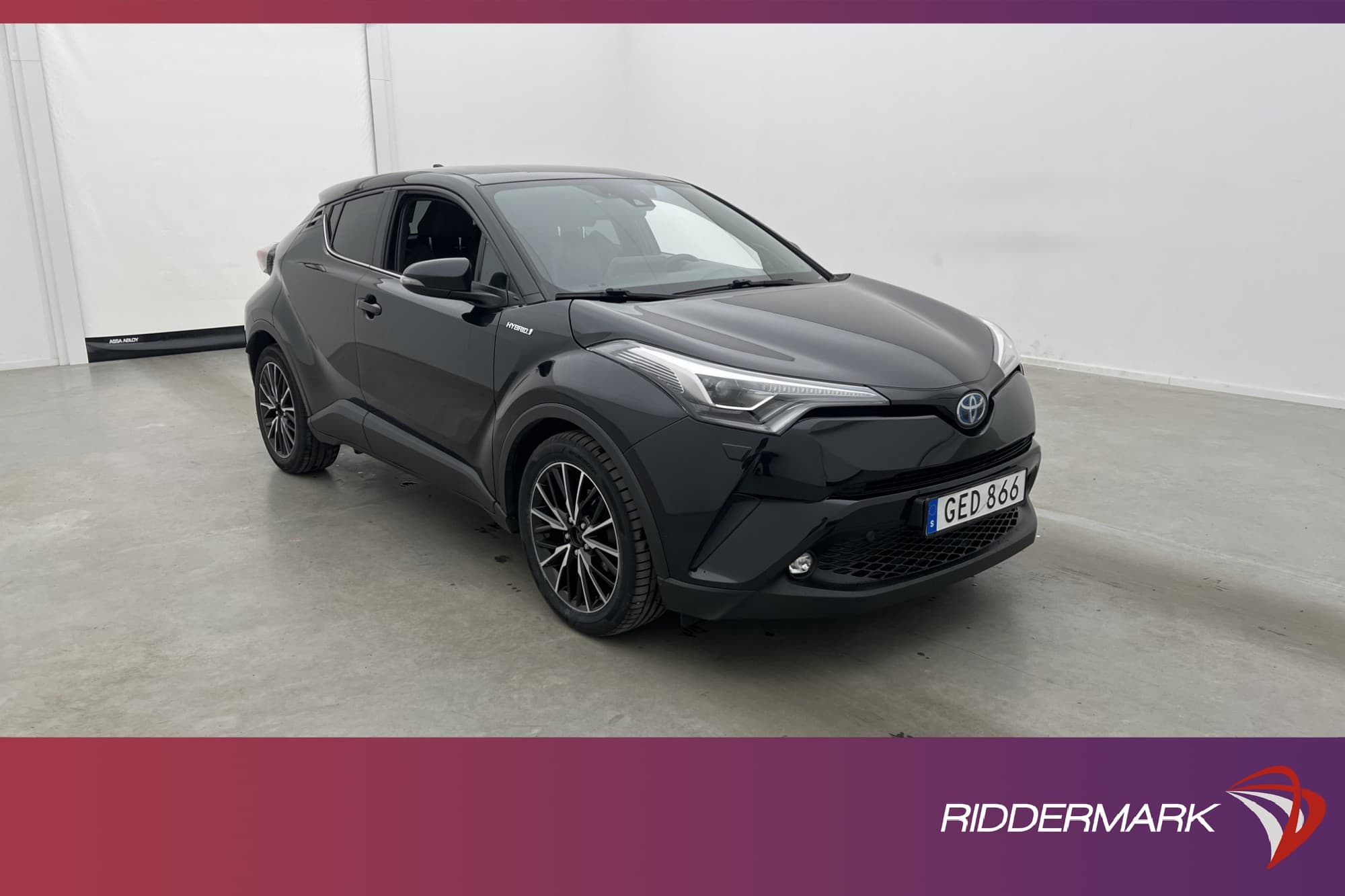 Toyota C-HR Hybrid 122hk