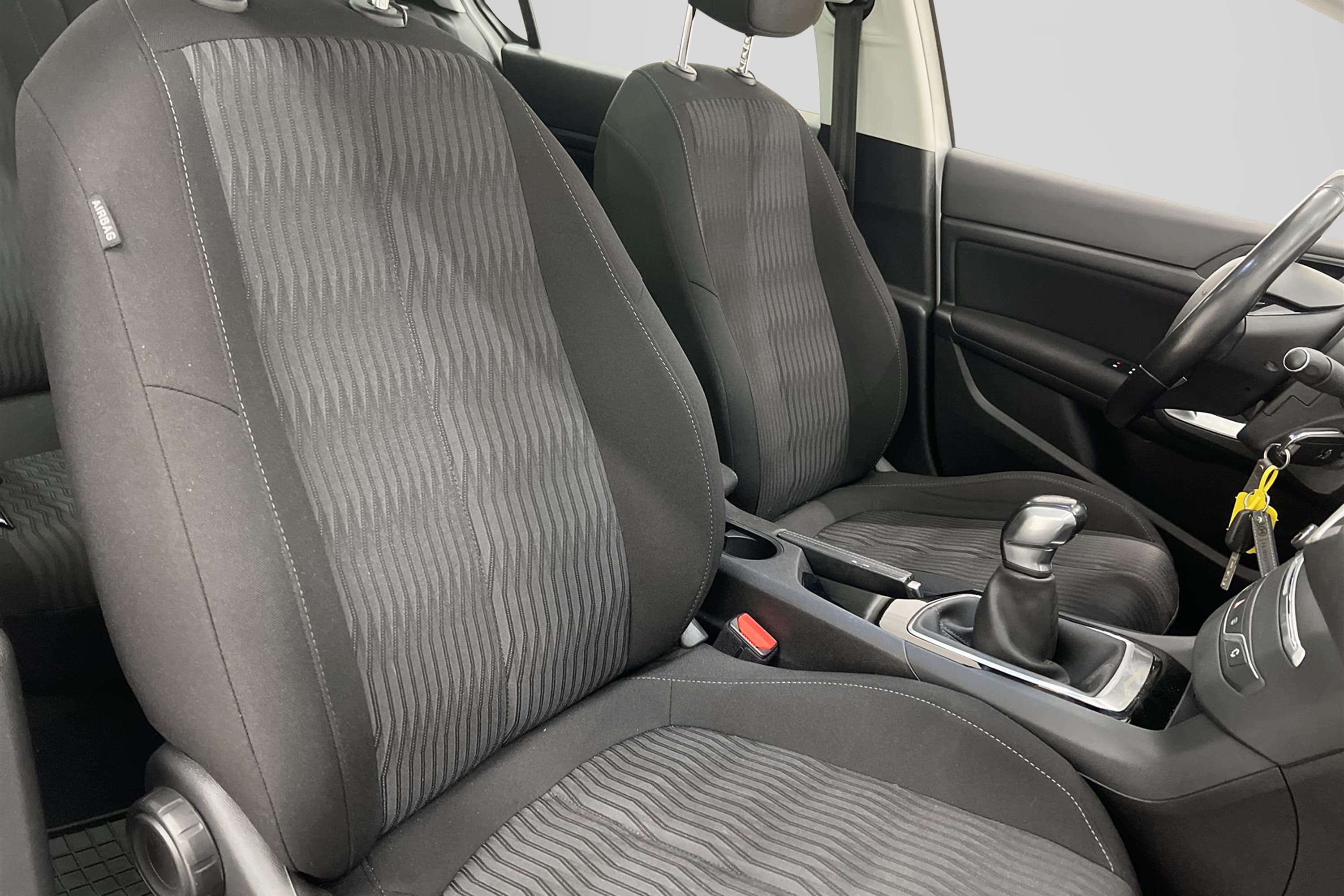 Peugeot 308 1.6 BlueHDi 99hk Active Pano Sensorer Välservad