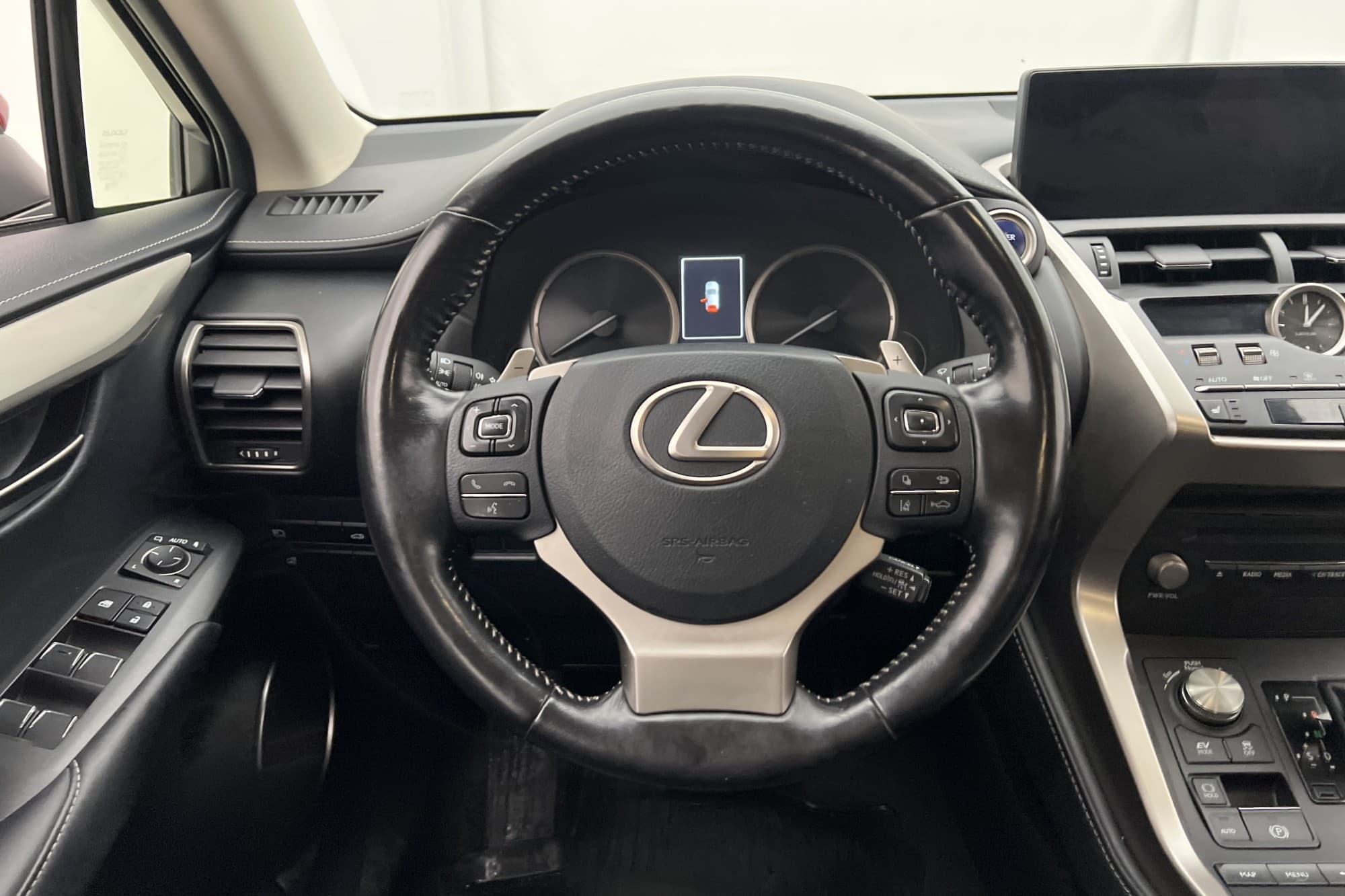 Lexus NX 300h AWD 197hk Executive Kamera Navi Skinn Elstolar