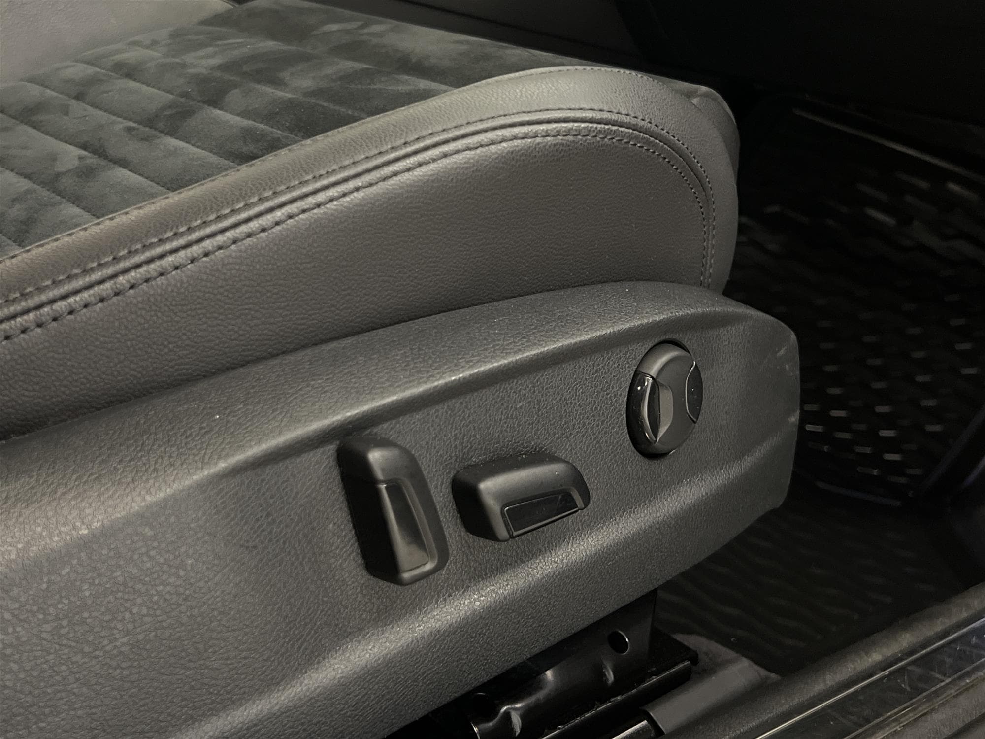 Volkswagen Passat 2.0 TDI 4M 190hk R Line B-Kamera  D-Värm