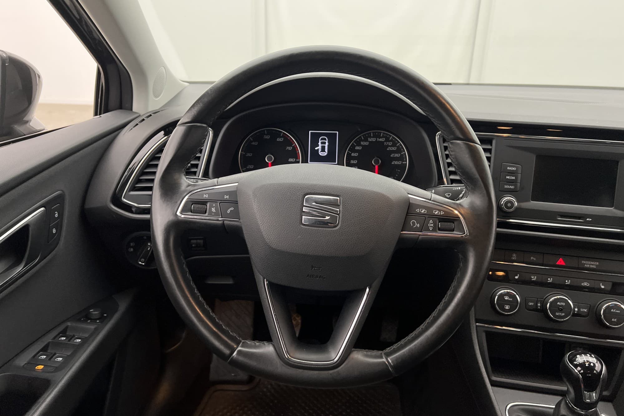 SEAT Leon 1.2 TSI 110hk Style P-Sensorer Låg Skatt 0,49L/mil
