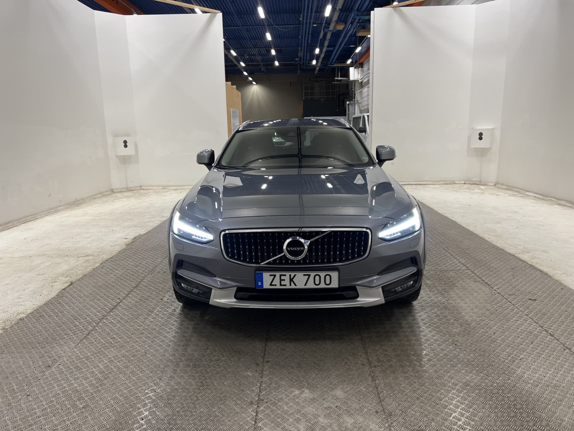 Volvo V90 Cross Country D4 AWD