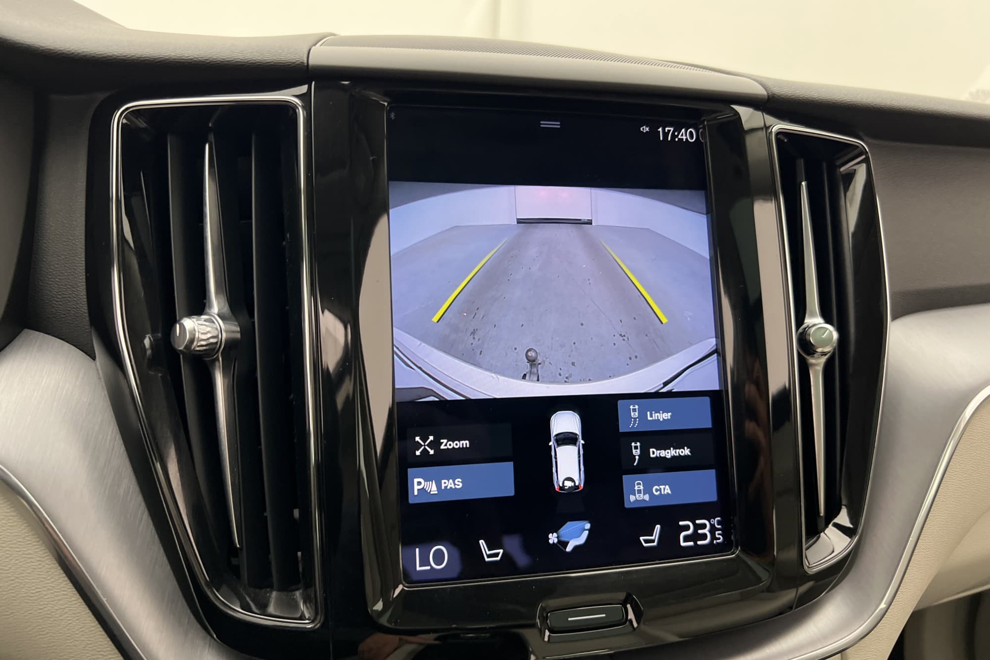 Volvo XC60 Recharge T6 AWD Inscription Värm Pano Kamera Drag