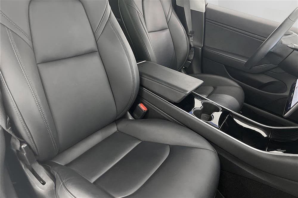 Tesla Model 3 Standard Range Plus 258hk Svensksåld Autopilotinteriör