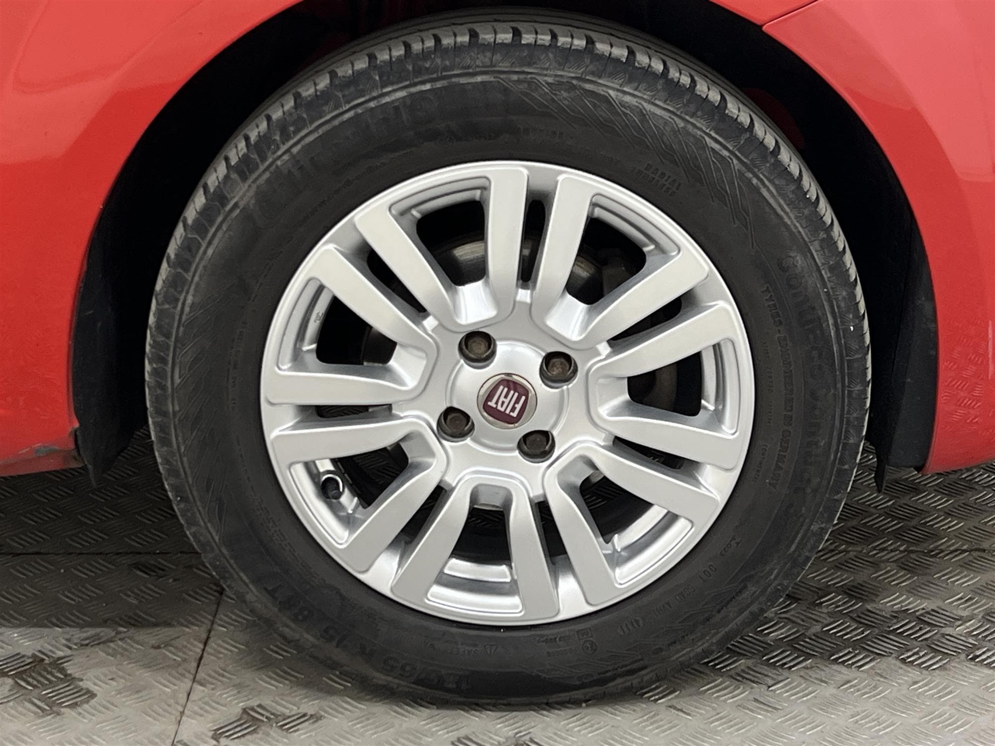 Fiat Punto 1.2 69hk Få Brukare 360kr Skatt 0,51L/mil