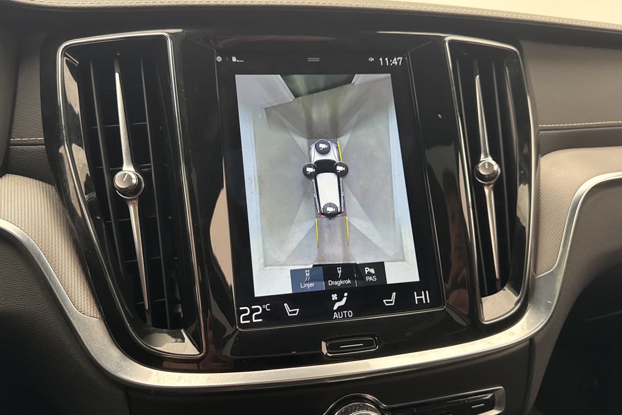Volvo V60 Recharge T8 AWD 456hk R-Design Pano B&W 360 Drag