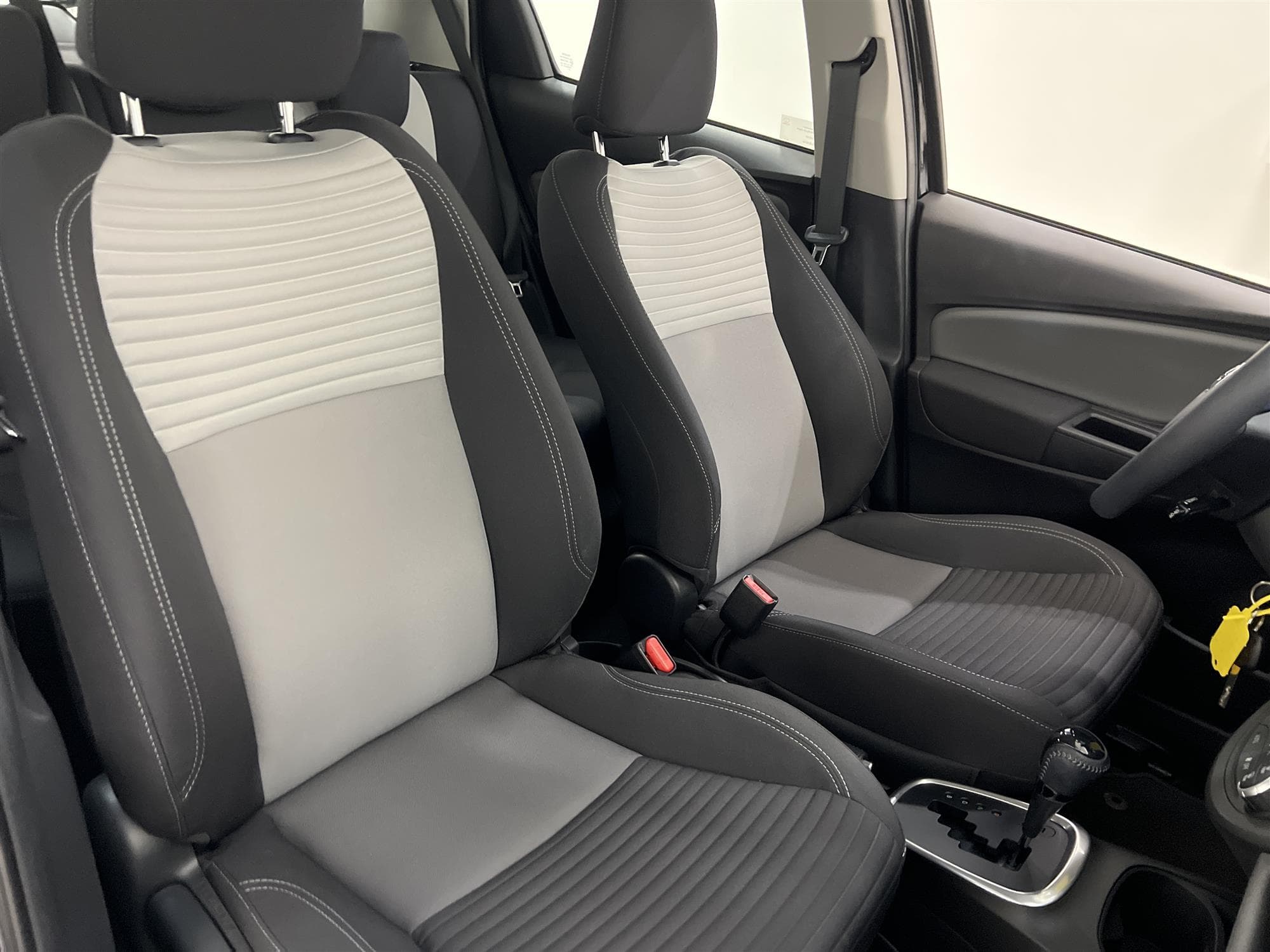 Toyota Yaris  Hybrid e-CVT 101hk 1 Brukare B-Kam 0,37L/mil