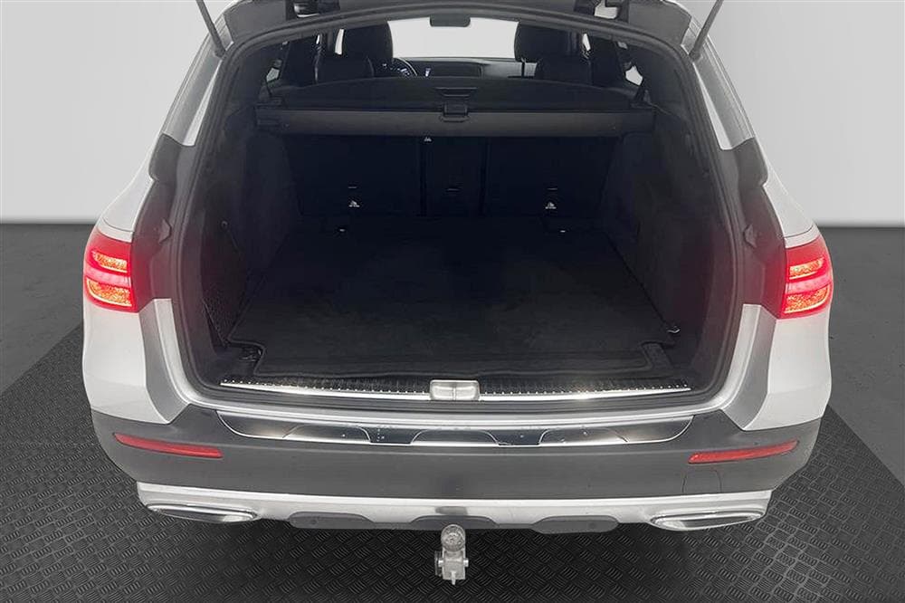 Mercedes-Benz E 220 d 4M All-T D-värm Burmester 360° Skinninteriör