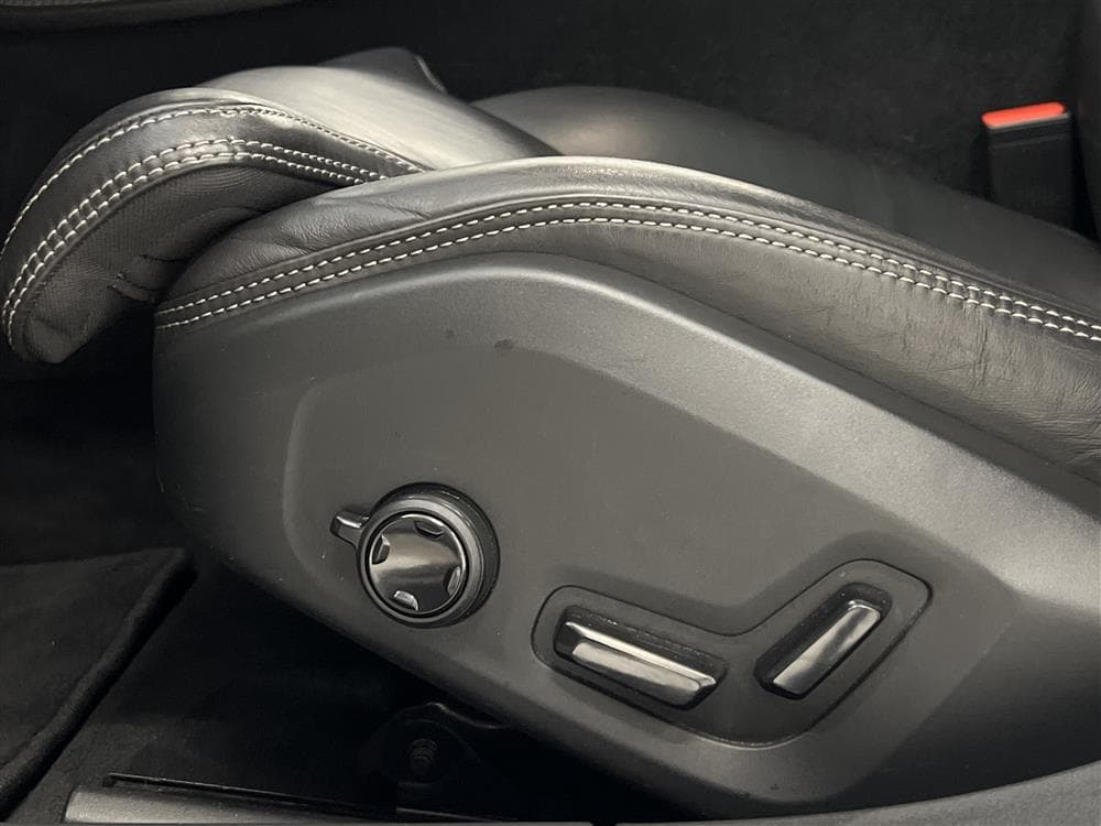 Volvo V90 D5 AWD Inscription VOC Pano B&W 360° HUD 0,49L/Mil