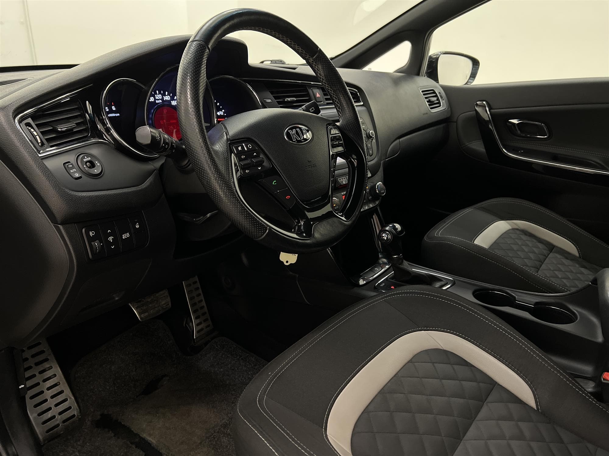 Kia Ceed Sportswagon 1.6 136hk GT-Line Kamera Värmare Drag