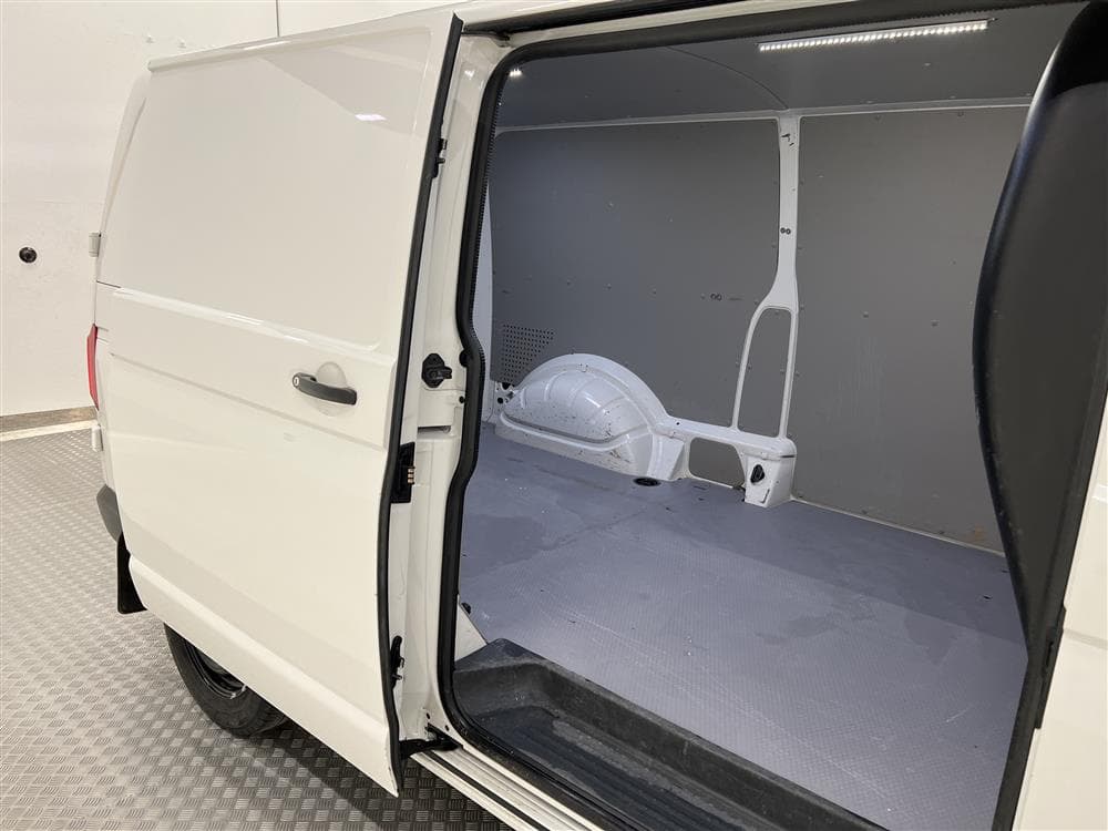 Volkswagen Transporter 2.0TDI Aut 4MOTION L2  Värmare Moms interiör