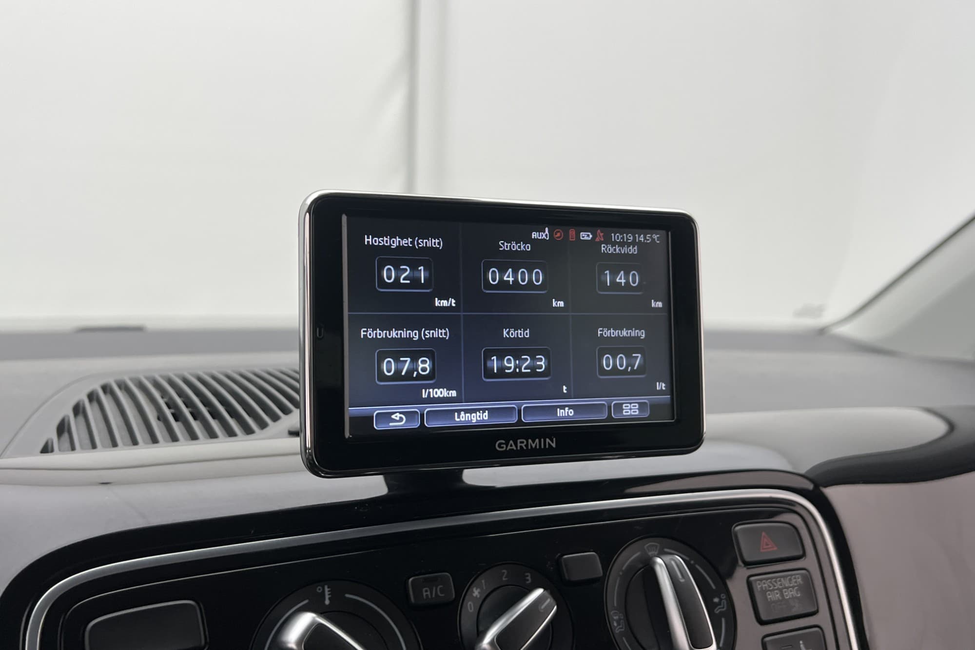 Volkswagen up! 1.0 MPI 75hk high up! Garmin-Skärm 0,46l/mil