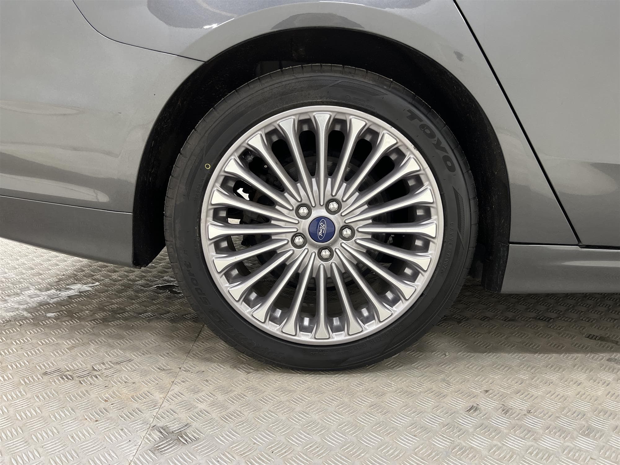 Ford Mondeo Hybrid e-CVT 187hk Keyless Helskinn 0,5L/mil