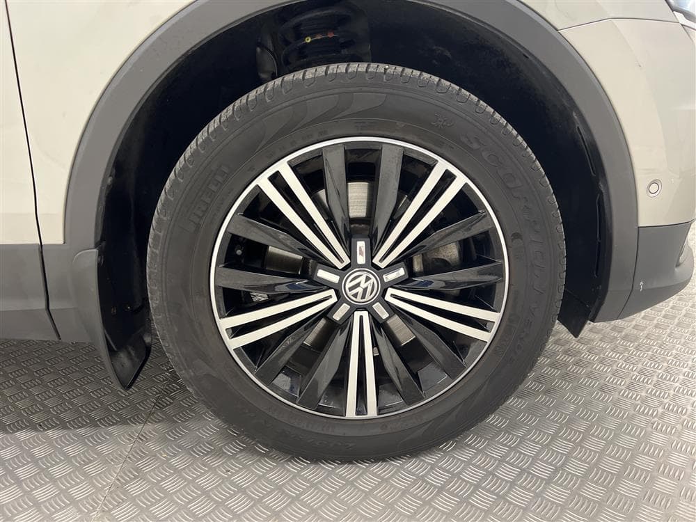 Volkswagen Tiguan 4M 190hk GT Värmare Active info Draginteriör