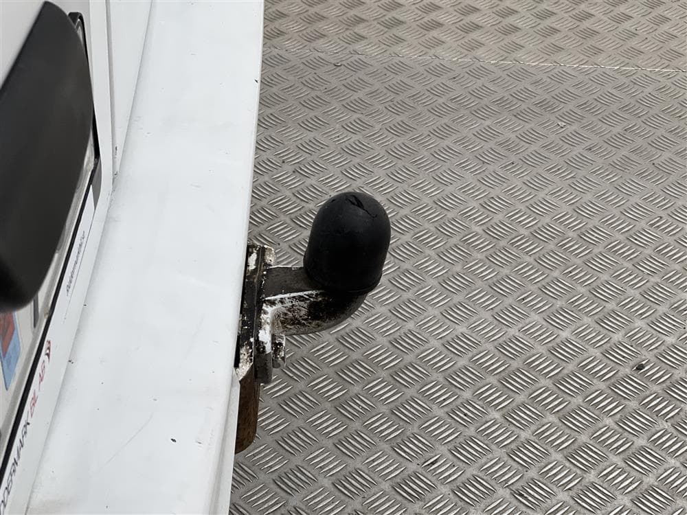 Nissan Primastar Crew Van 2.0 dCi Dragkrok Lång 5-sits interiör