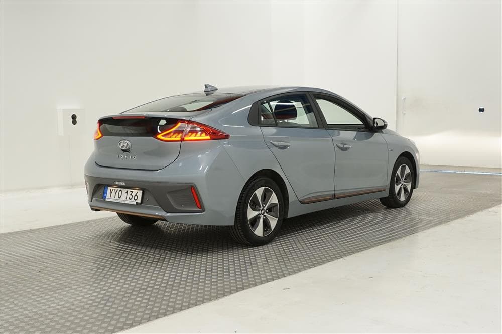 Hyundai IONIQ Electric 120hk Premium B-kamera Navi