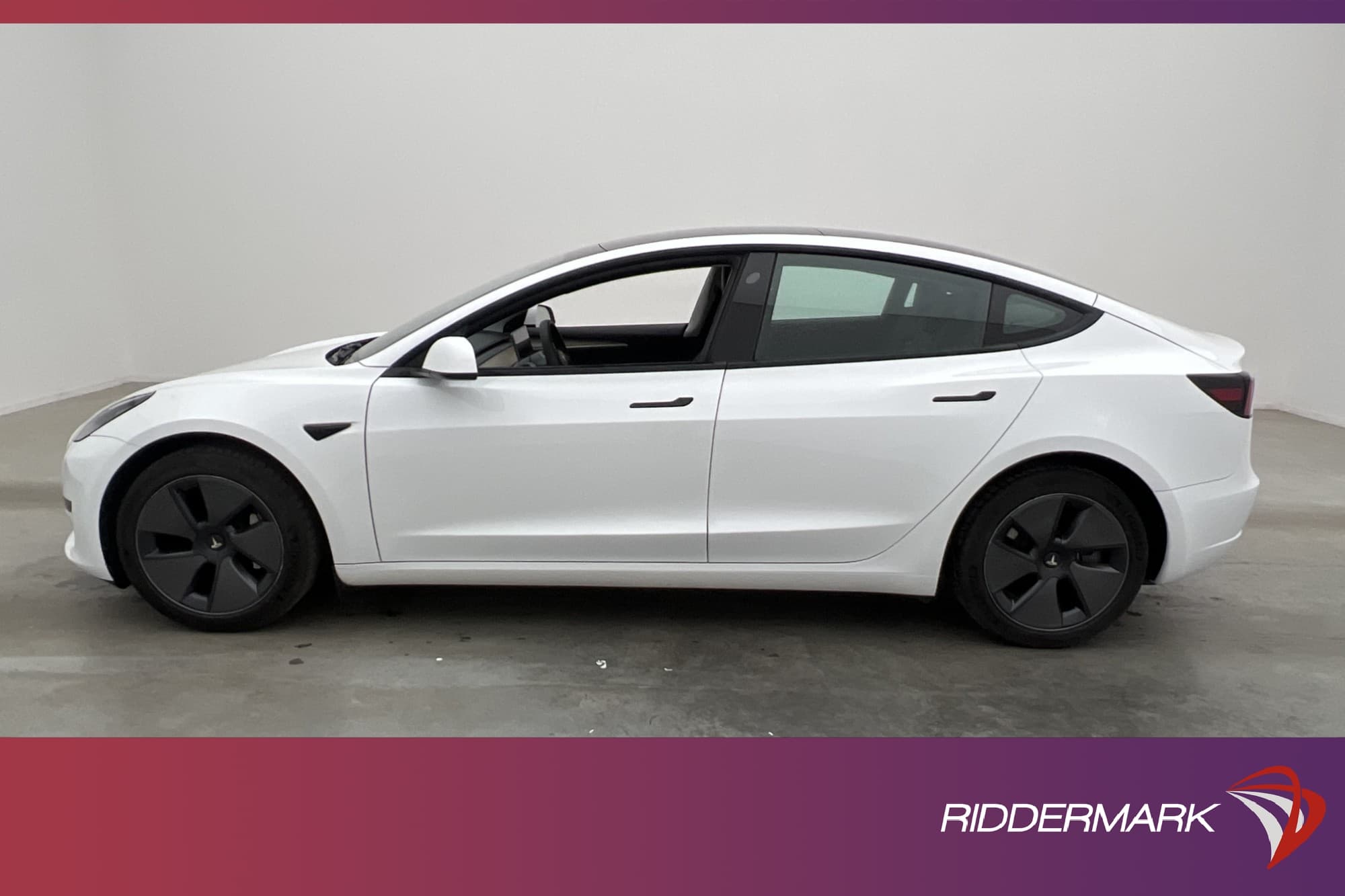 Tesla Model 3 Standard Range Svensksåld FSD 1-Brukare
