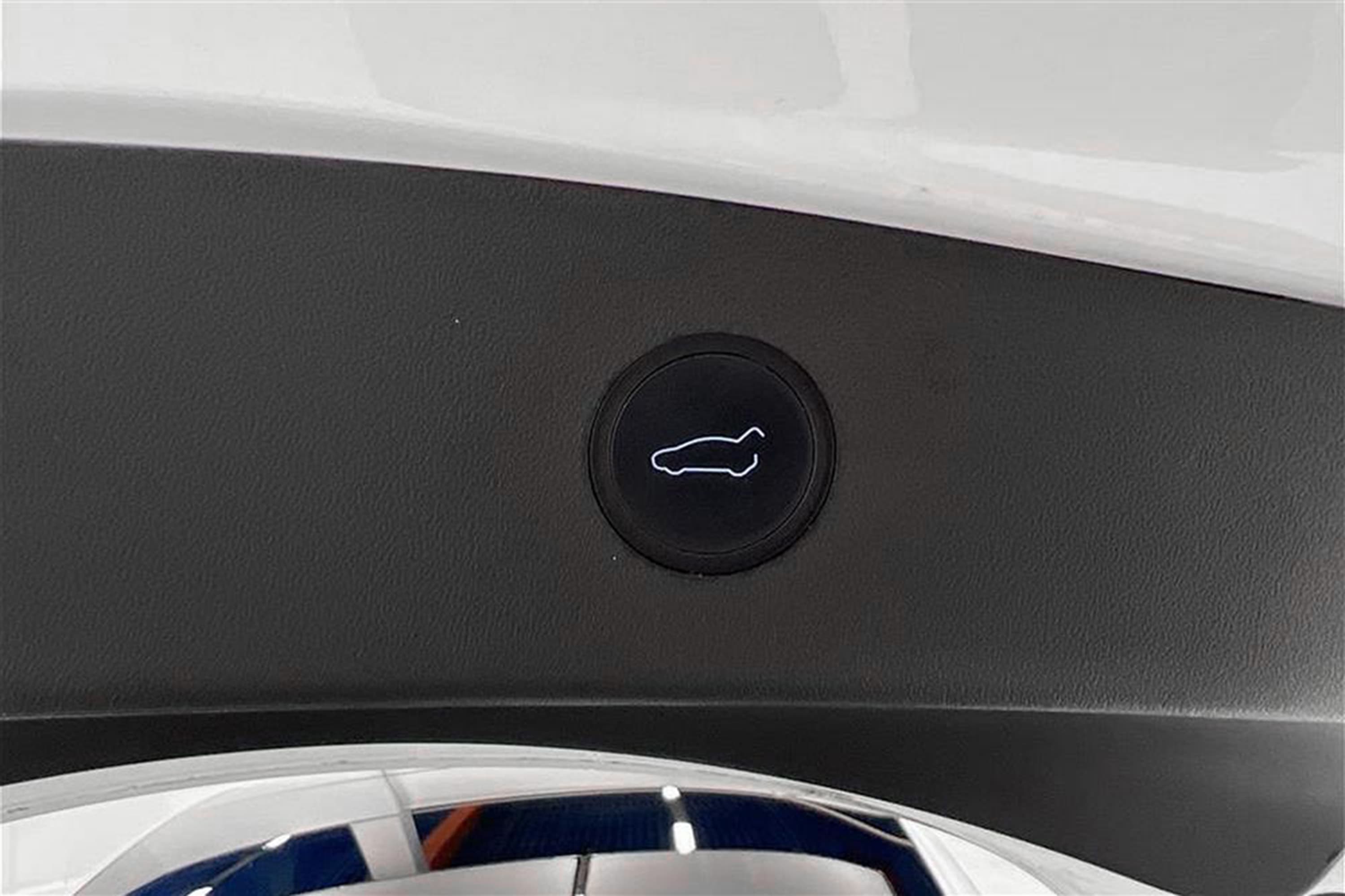 Tesla Model 3 Long Range AWD 440hk Svensksåld Premiuminteriör