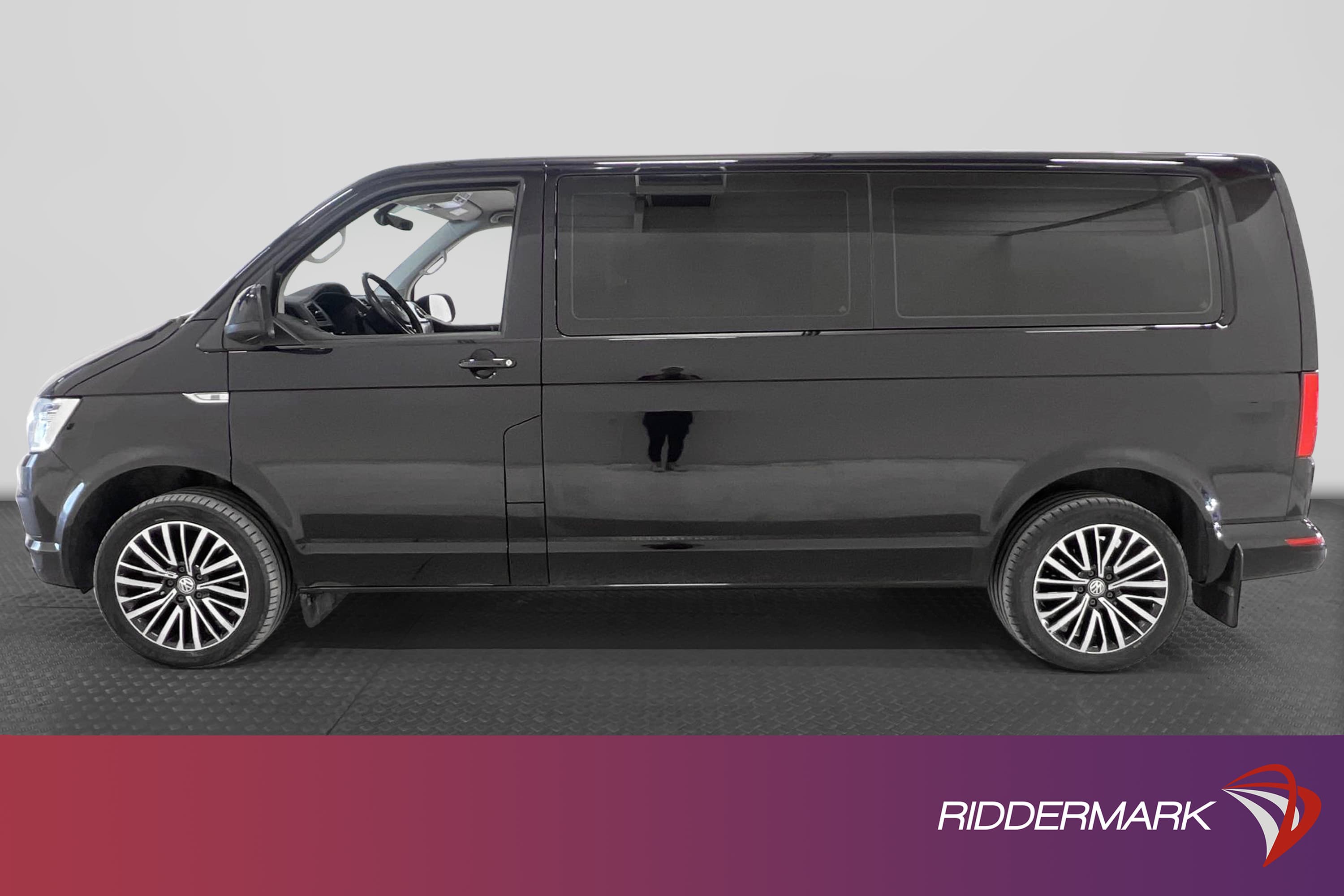 Volkswagen Multivan 2.0 TDI DSG 204hk Värmare GPS Drag Moms