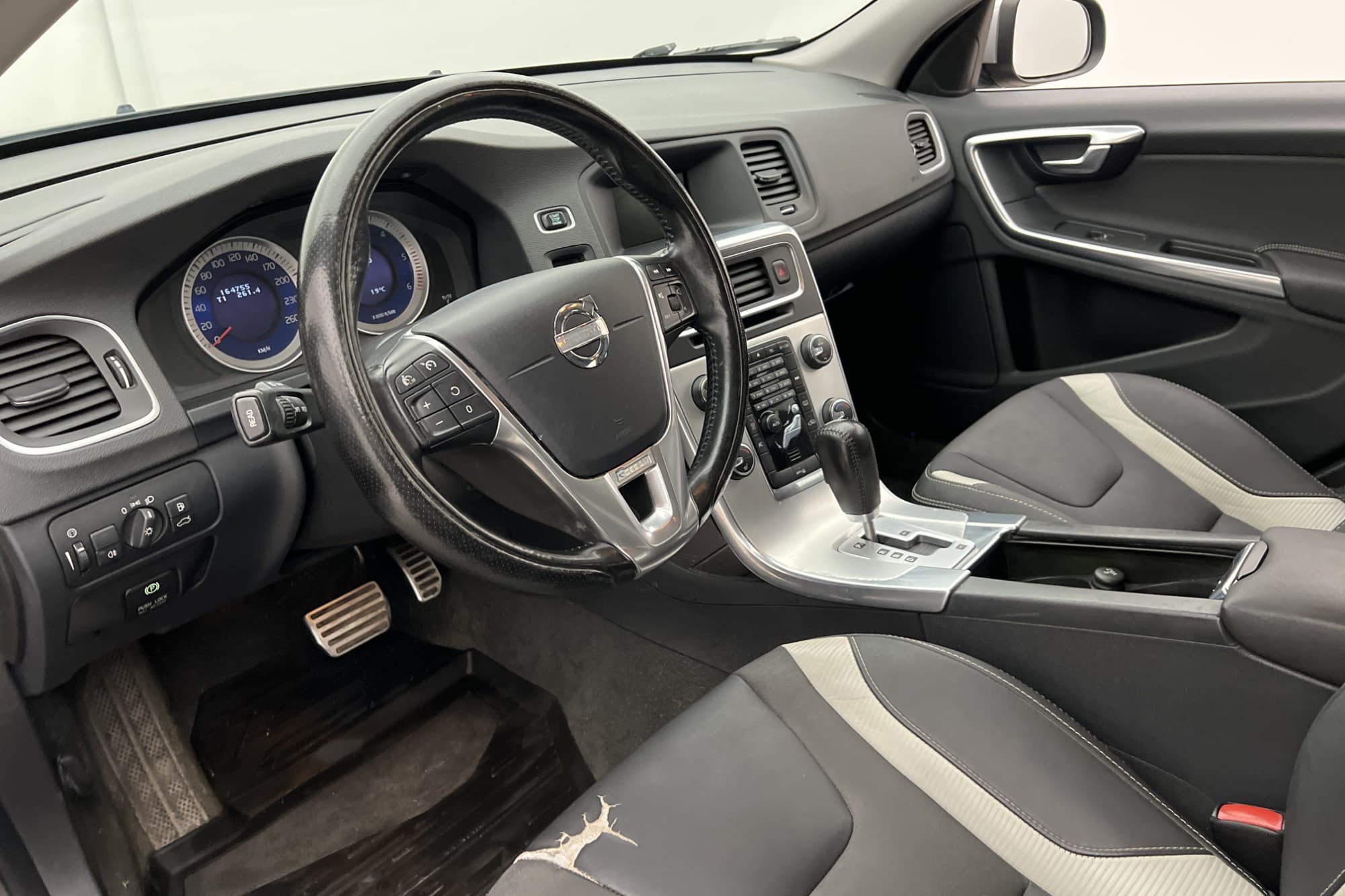 Volvo V60 D3 163hk R-Design P-Värmare P-Sensorer Kamrem-bytt