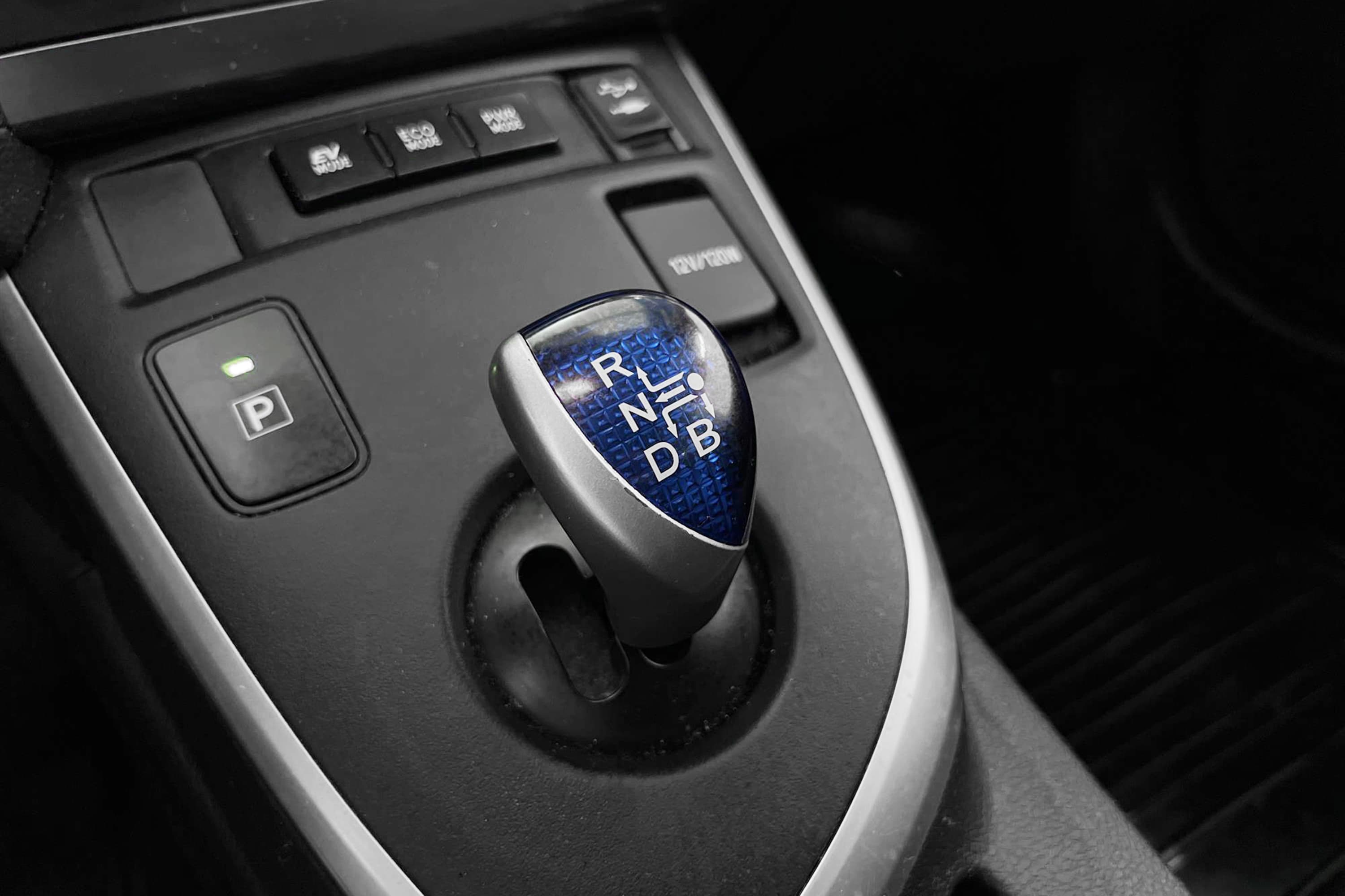 Toyota Auris Hybrid e-CVT 136hk B-Kam 360kr Skatt 0,39L/mil 