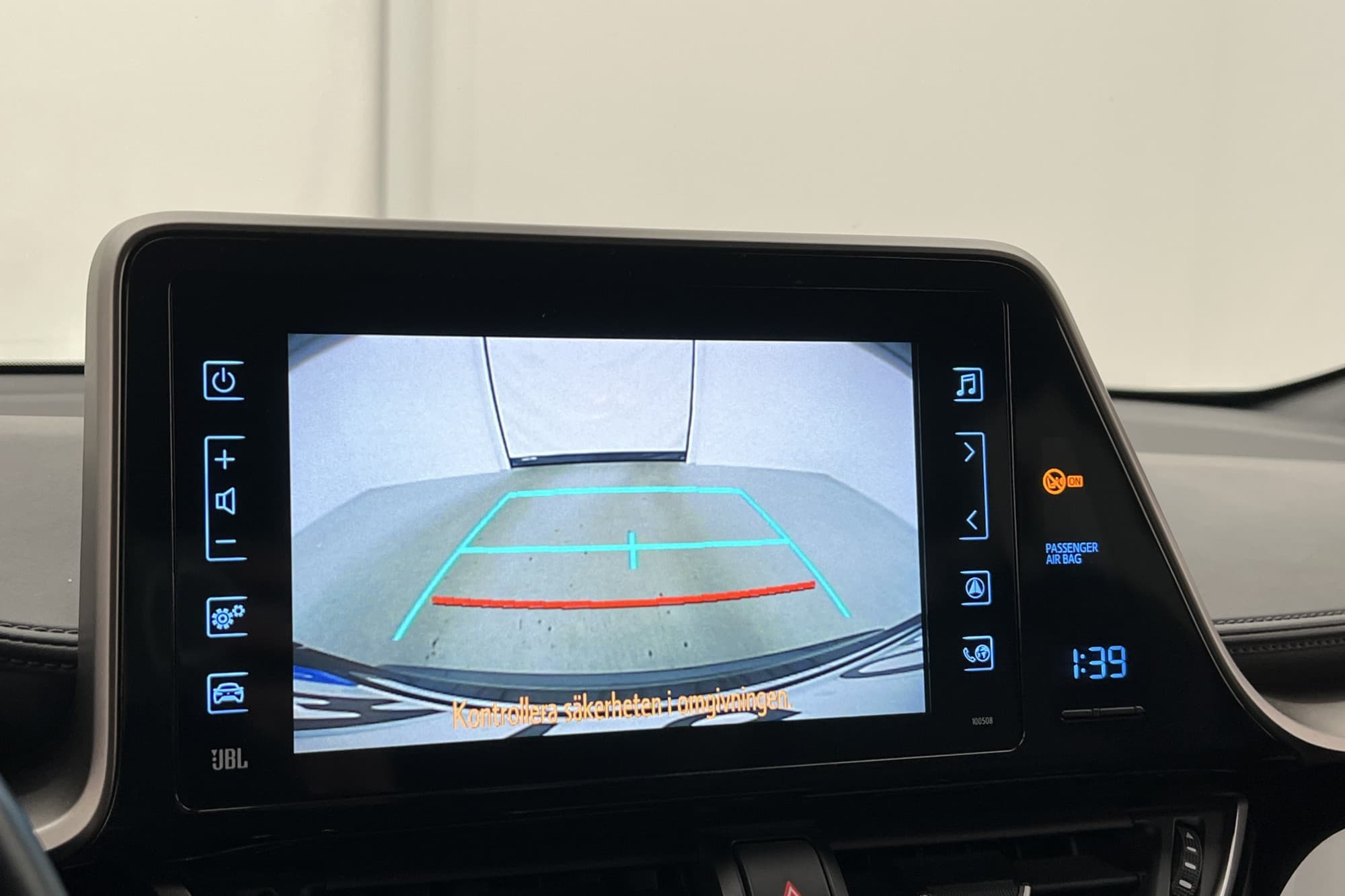 Toyota C-HR Hybrid 122hk X-Edition JBL Skinn Kamera Rattvärm