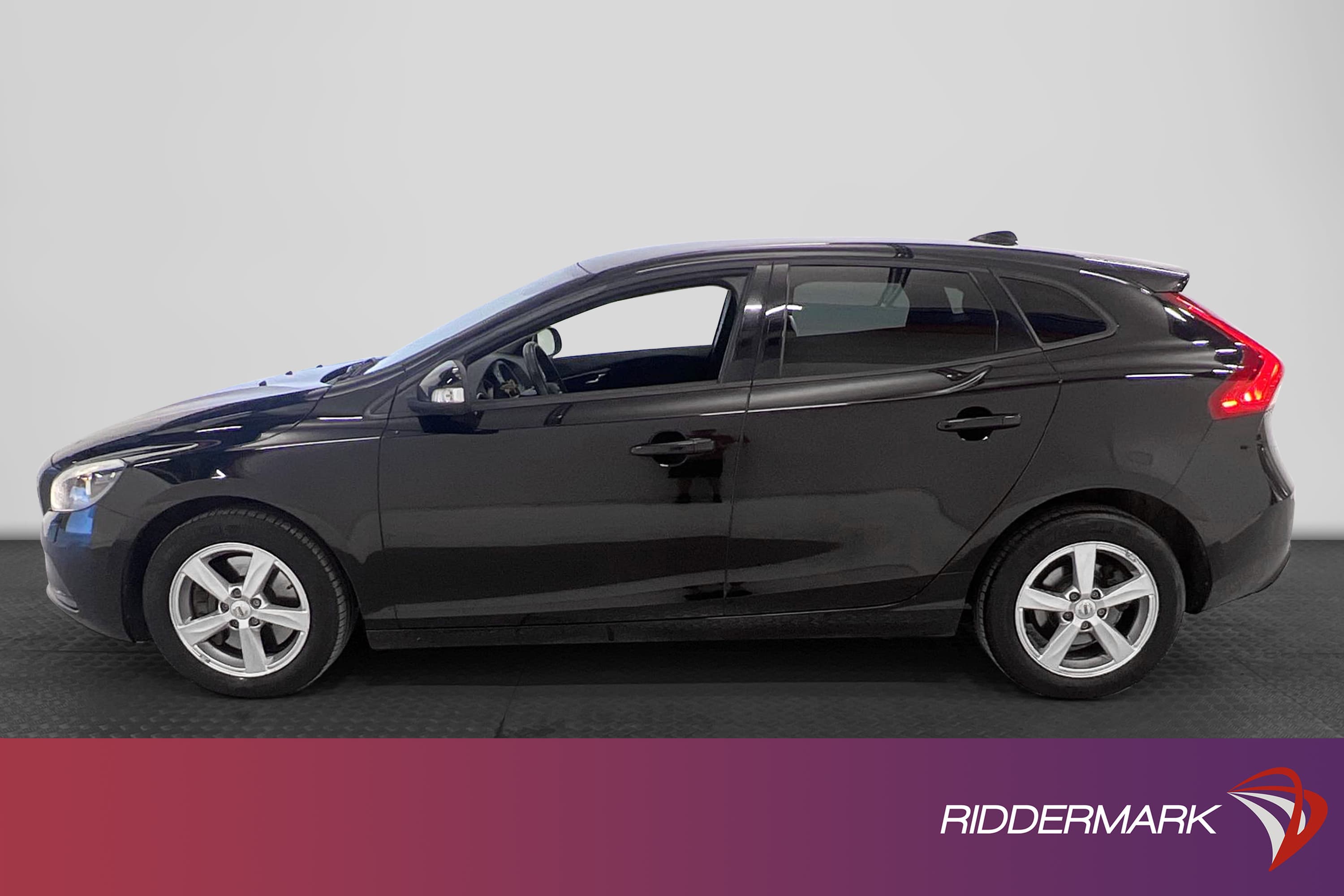 Volvo V40 T2 122hk