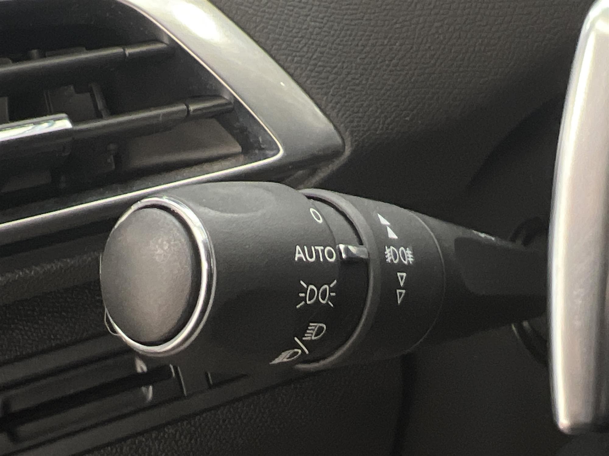 Peugeot 3008 SUV 1.2 PureTech 130hk Allure BKam Cockpit Drag