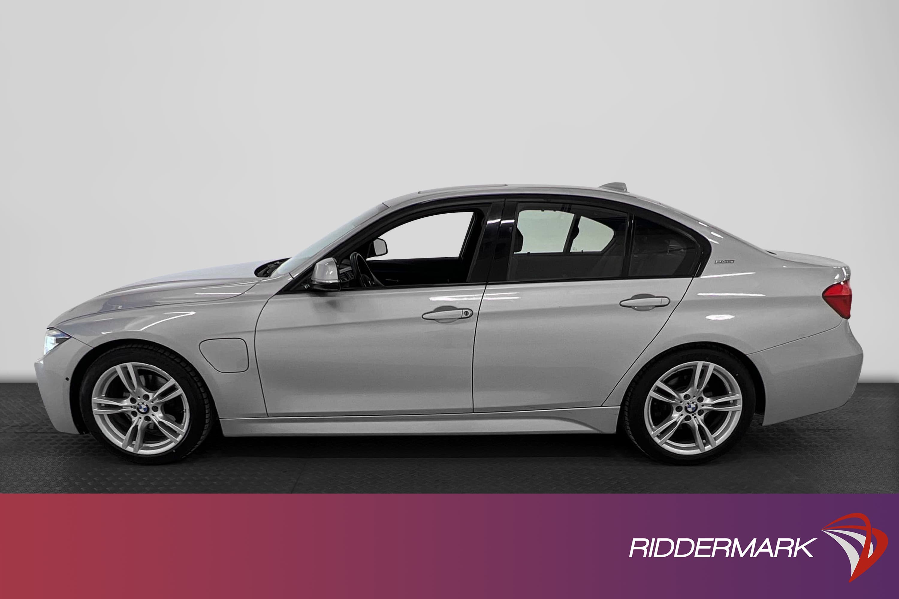 BMW 330e Sedan 252hk