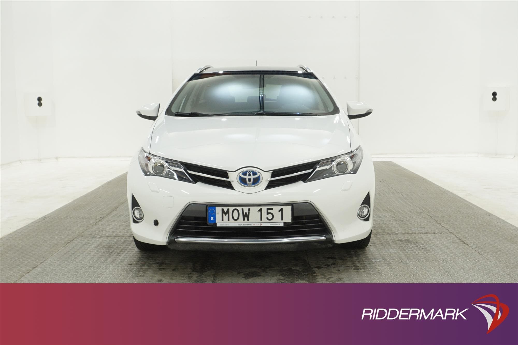 Toyota Auris Hybrid e-CVT 136hk