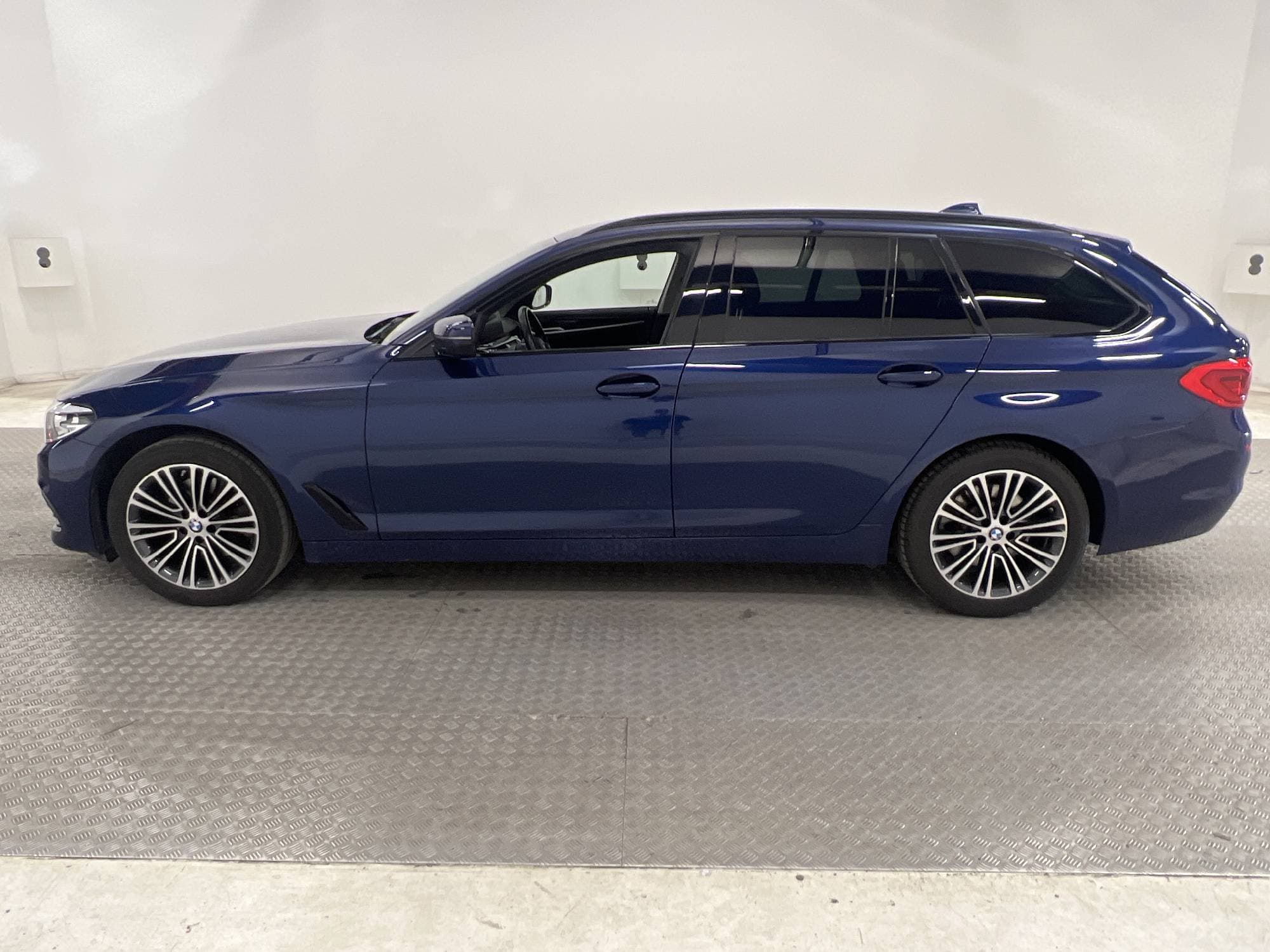 BMW 520d xDrive 190hk