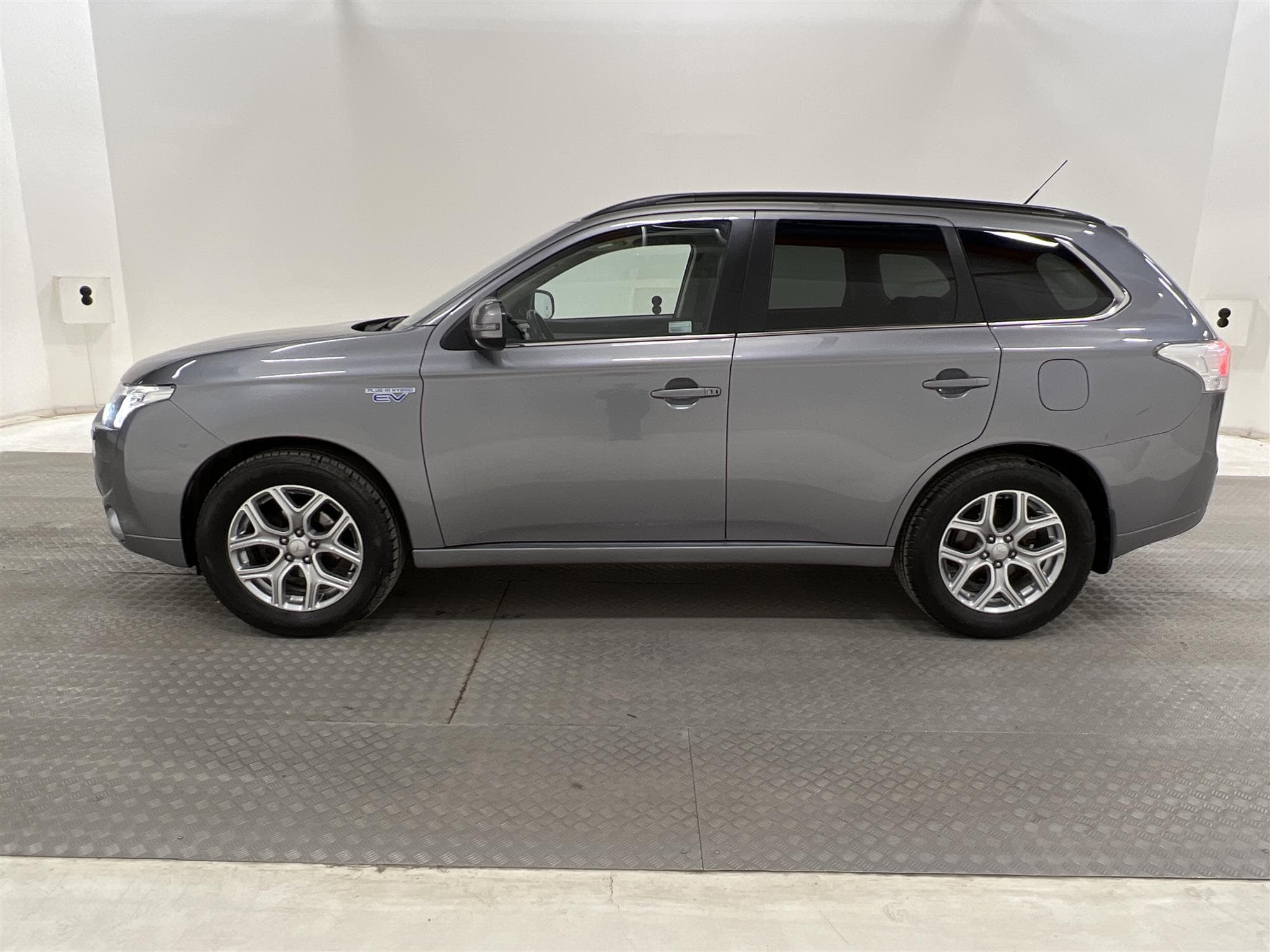 Mitsubishi Outlander PHEV 4WD 203hk