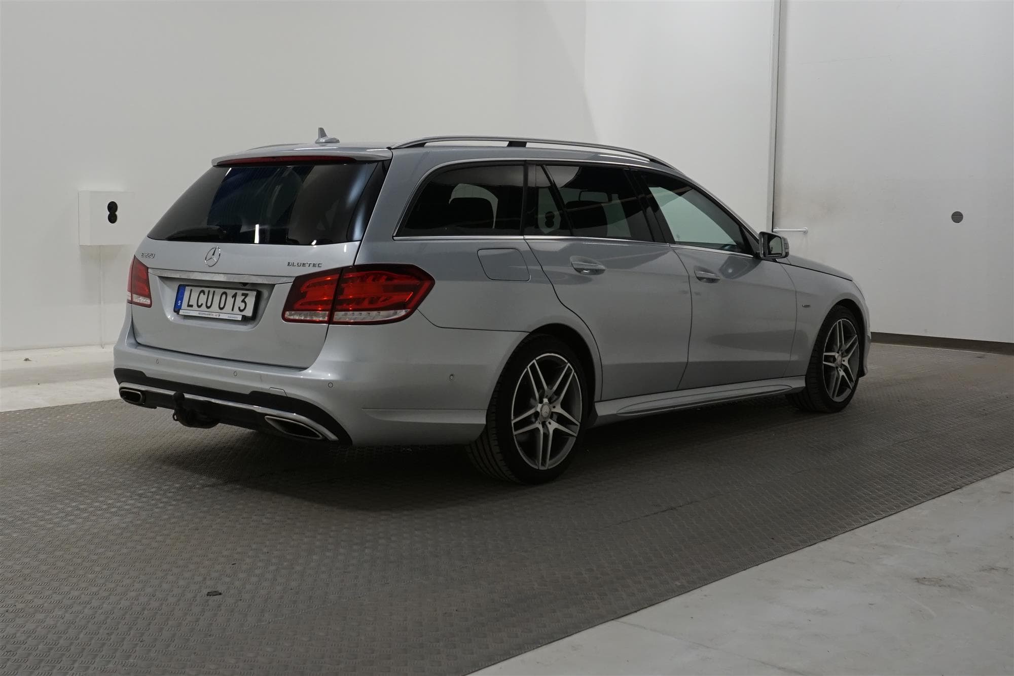Mercedes-Benz E 220 T 170hk 4MATIC AMG Pano B-kamera Navi