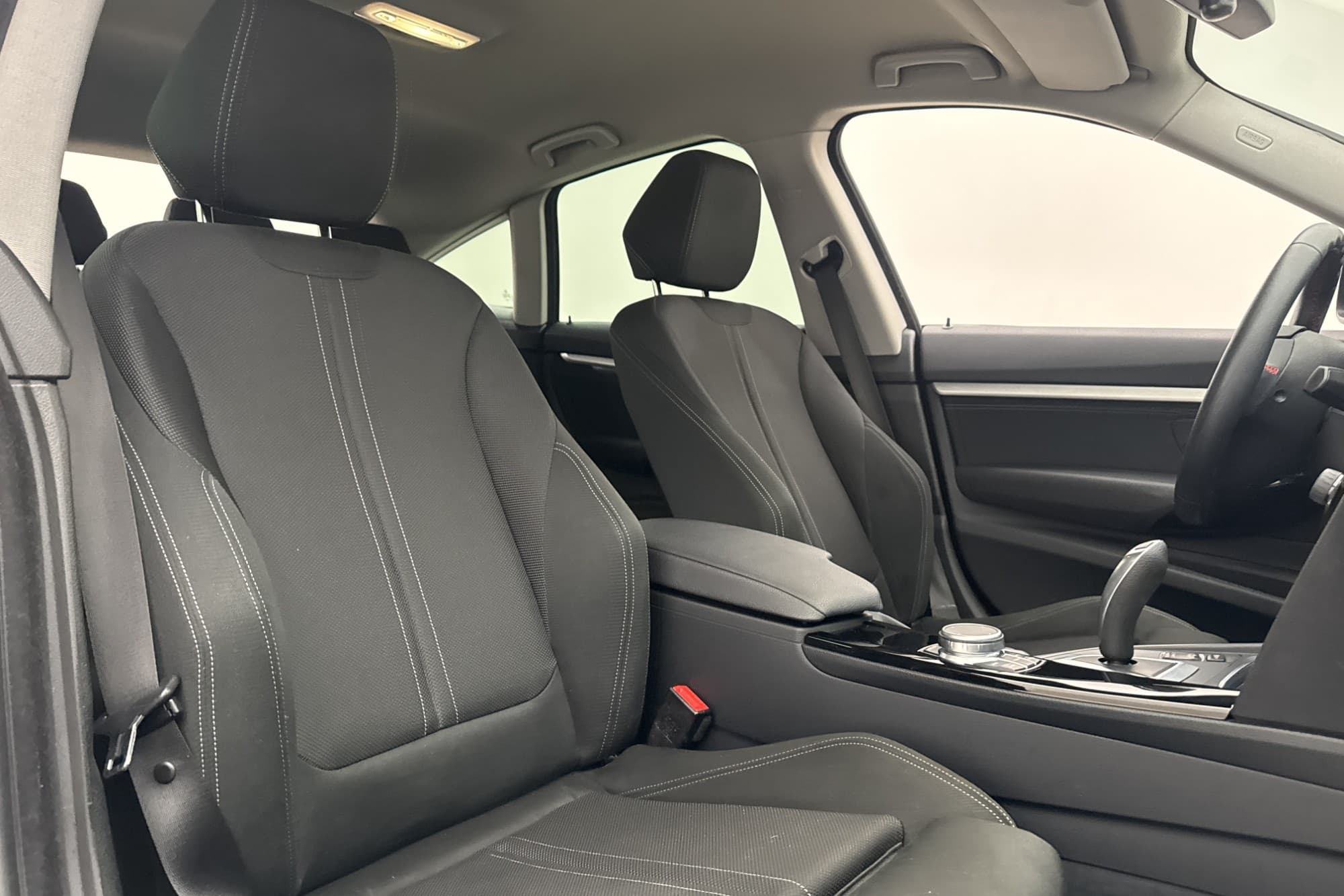 BMW 320 d xDrive Gran Turismo Sport line Cockpit  Navi