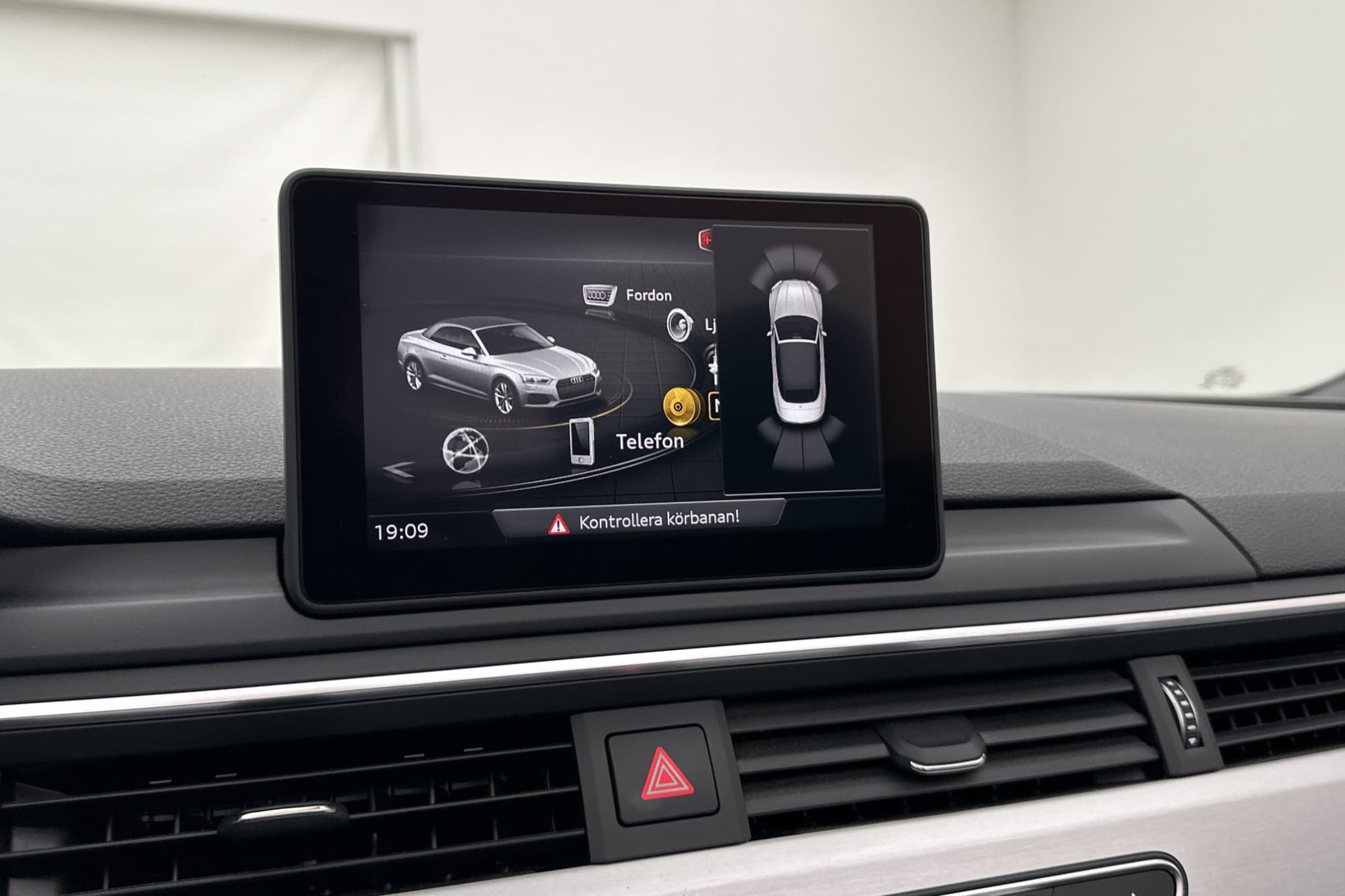 Audi A5 Cabriolet 2.0 TFSI 190hk S-Line Halvskinn P-Sensorer