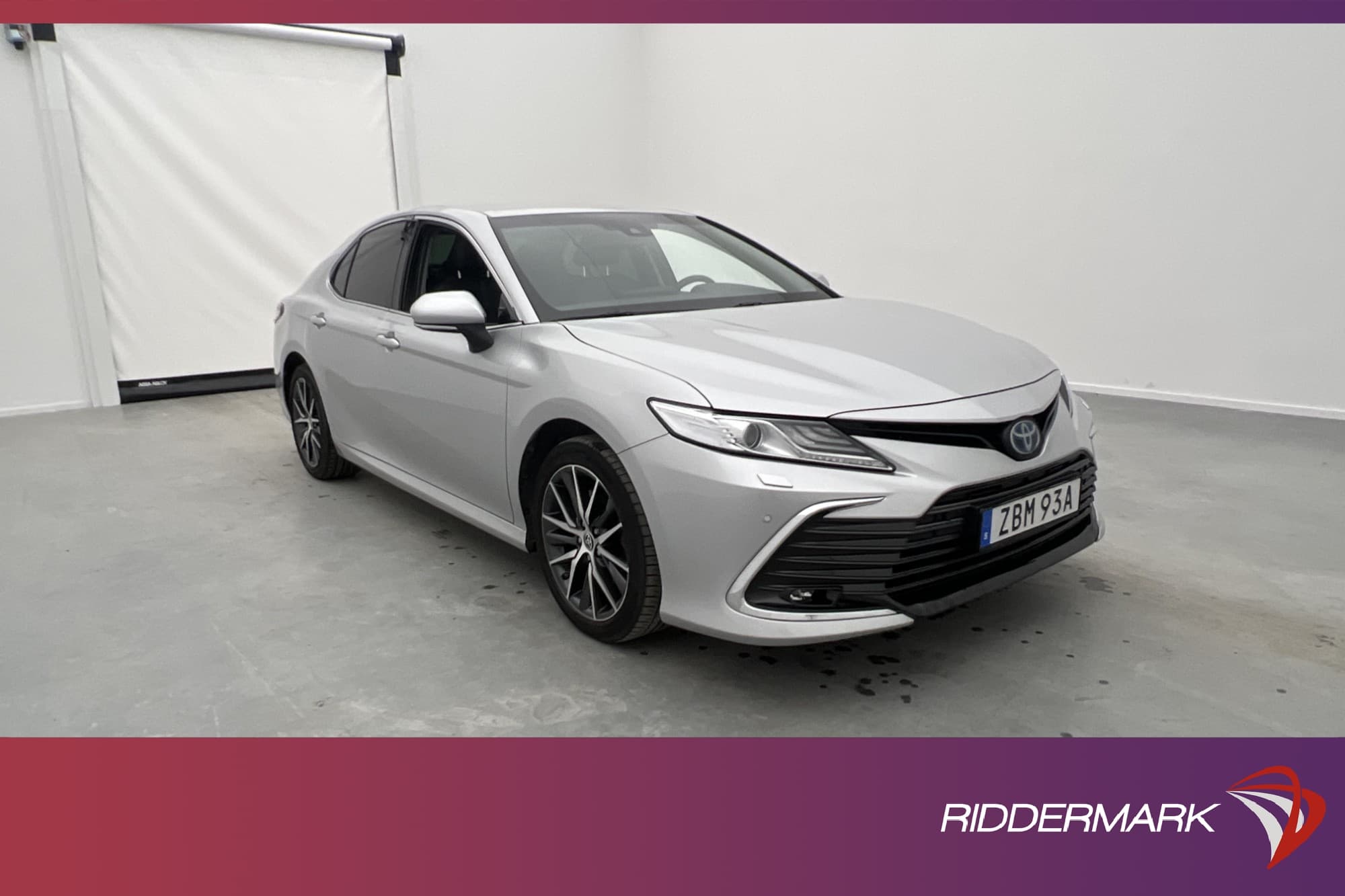Toyota Camry Hybrid 218hk