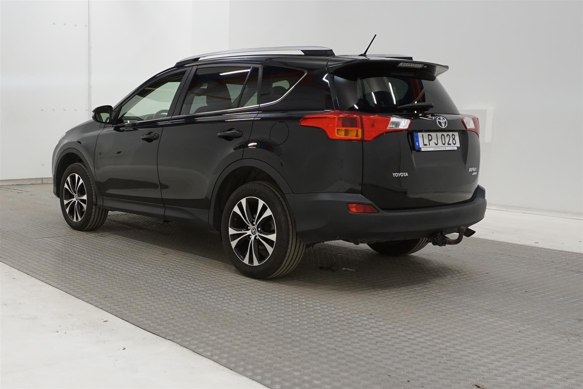 Toyota RAV4 2.0 AWD 152hk M&K-Värmare Drag B-Kam Navi 