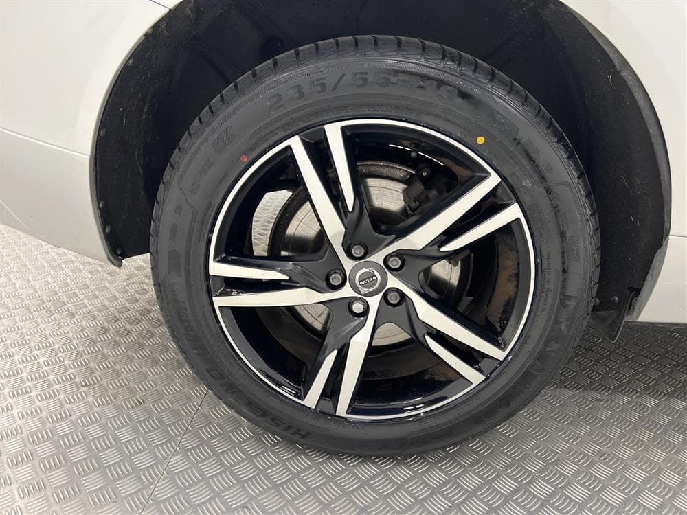 Volvo XC60 T8 AWD TwEn 407hk R-Design Pano Drag Backkamerainteriör