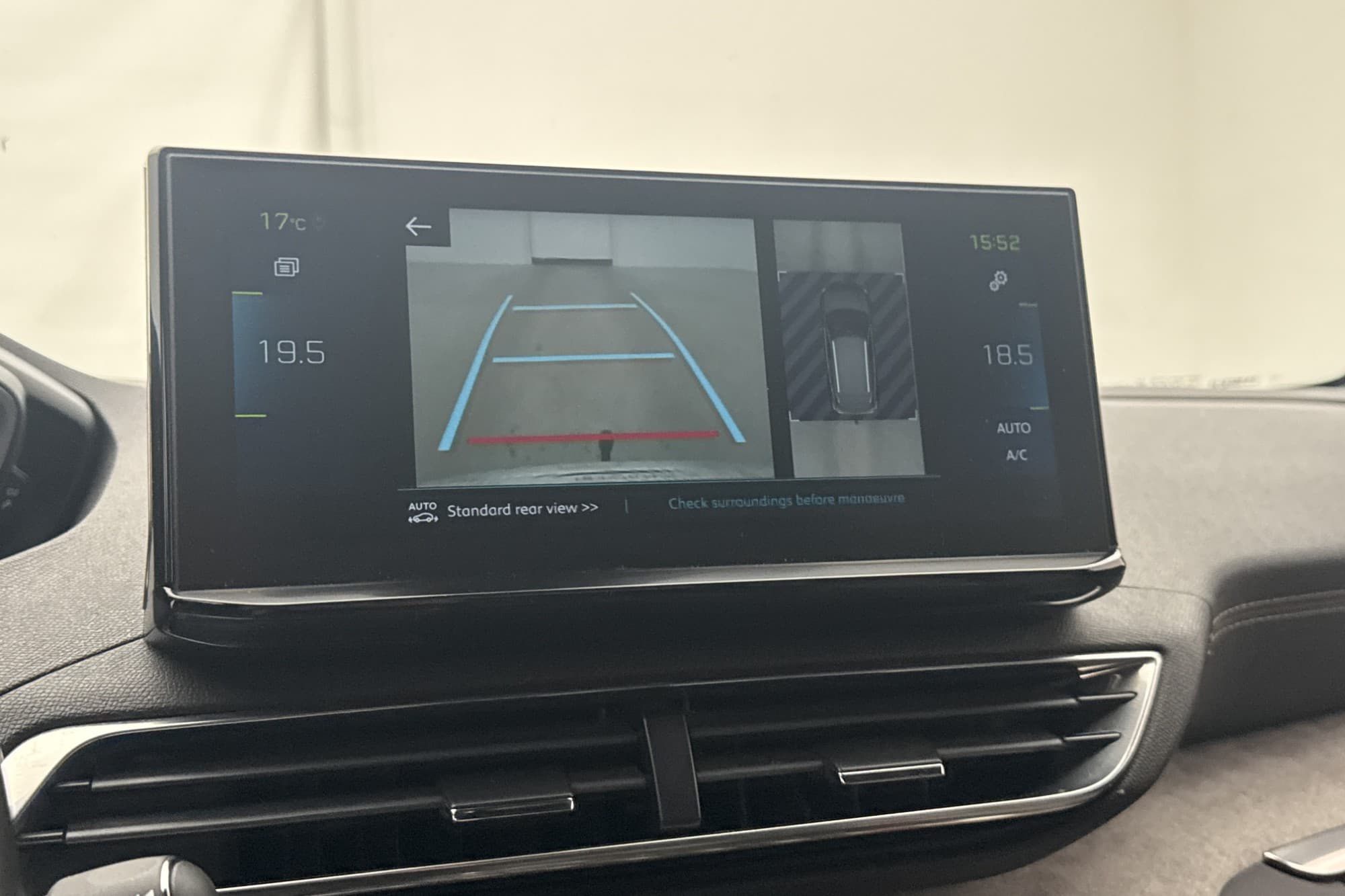 Peugeot 3008 HYBRID4 AWD 300hk GT Line Kamera Dragkrok Navi