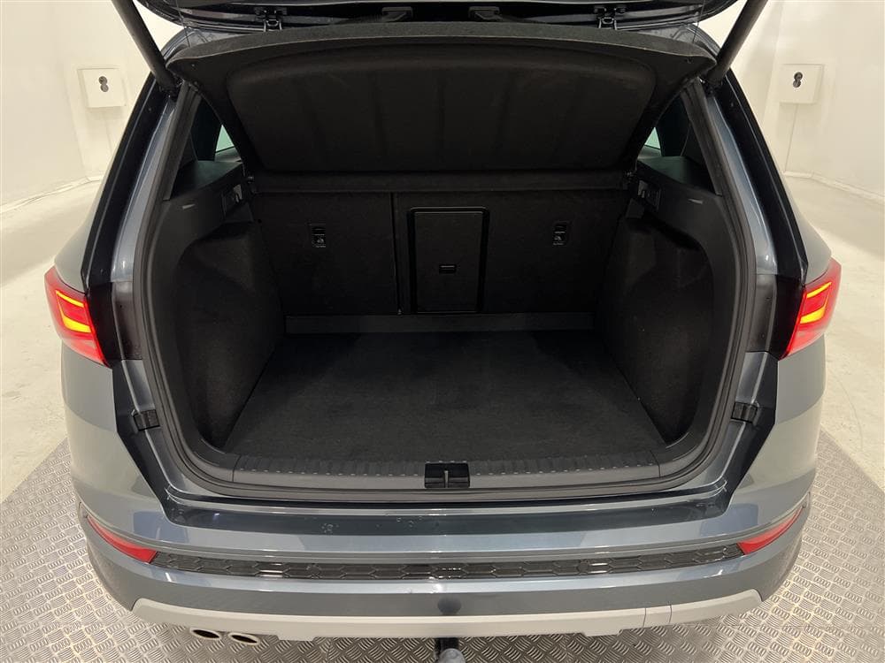SEAT Ateca 2.0 TSI 4D 190hk B-Värm Cockpit 360 Beats Draginteriör