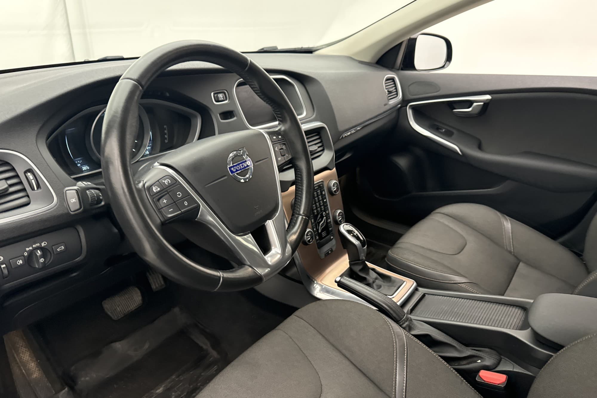 Volvo V40 Cross Country D2 Momentum D-Värmare Drag 6822Mil