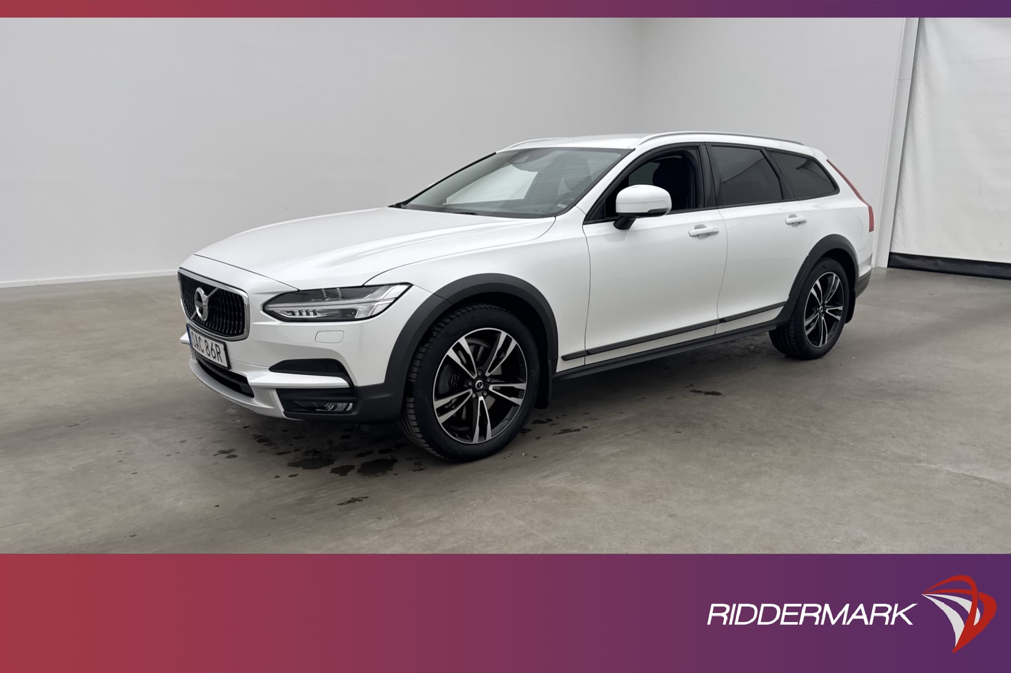 Volvo V90 Cross Country D4