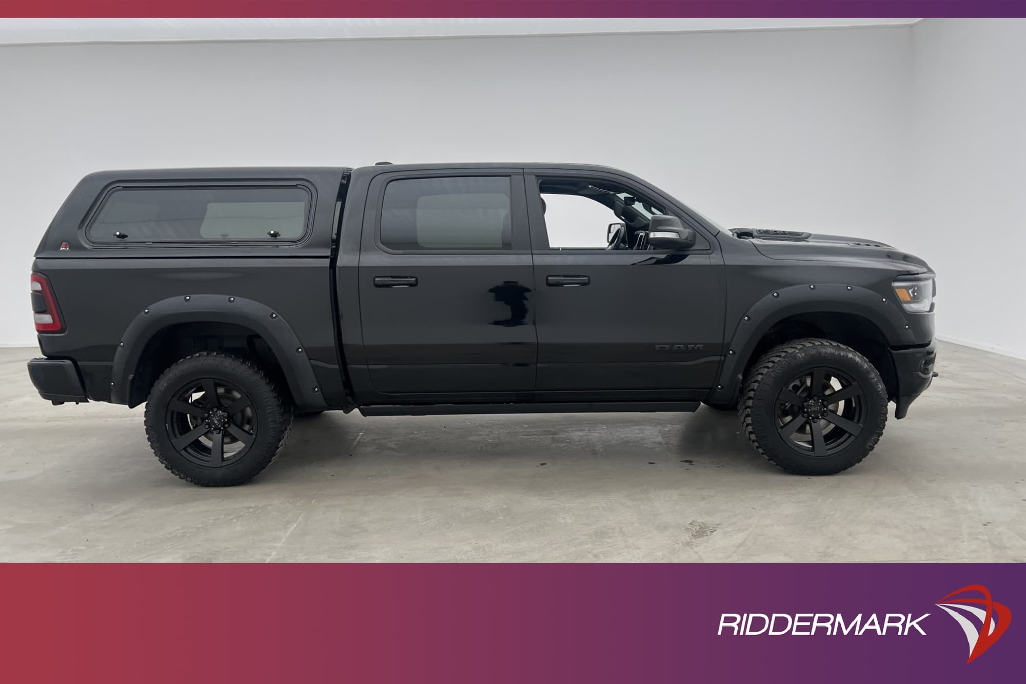 Dodge RAM Laramie Night 5.7
