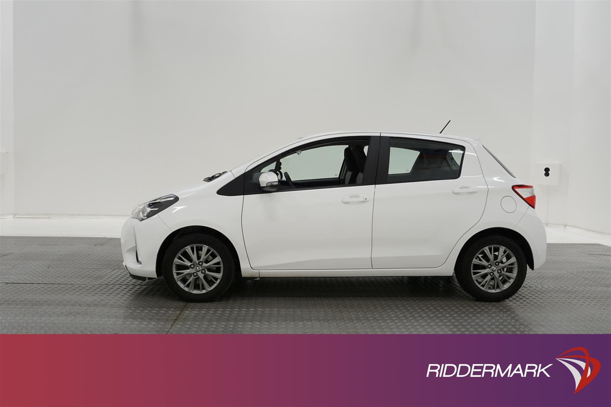 Toyota Yaris  1.5 111hk Navi B-Kam Låg Skatt 0,48L/mil